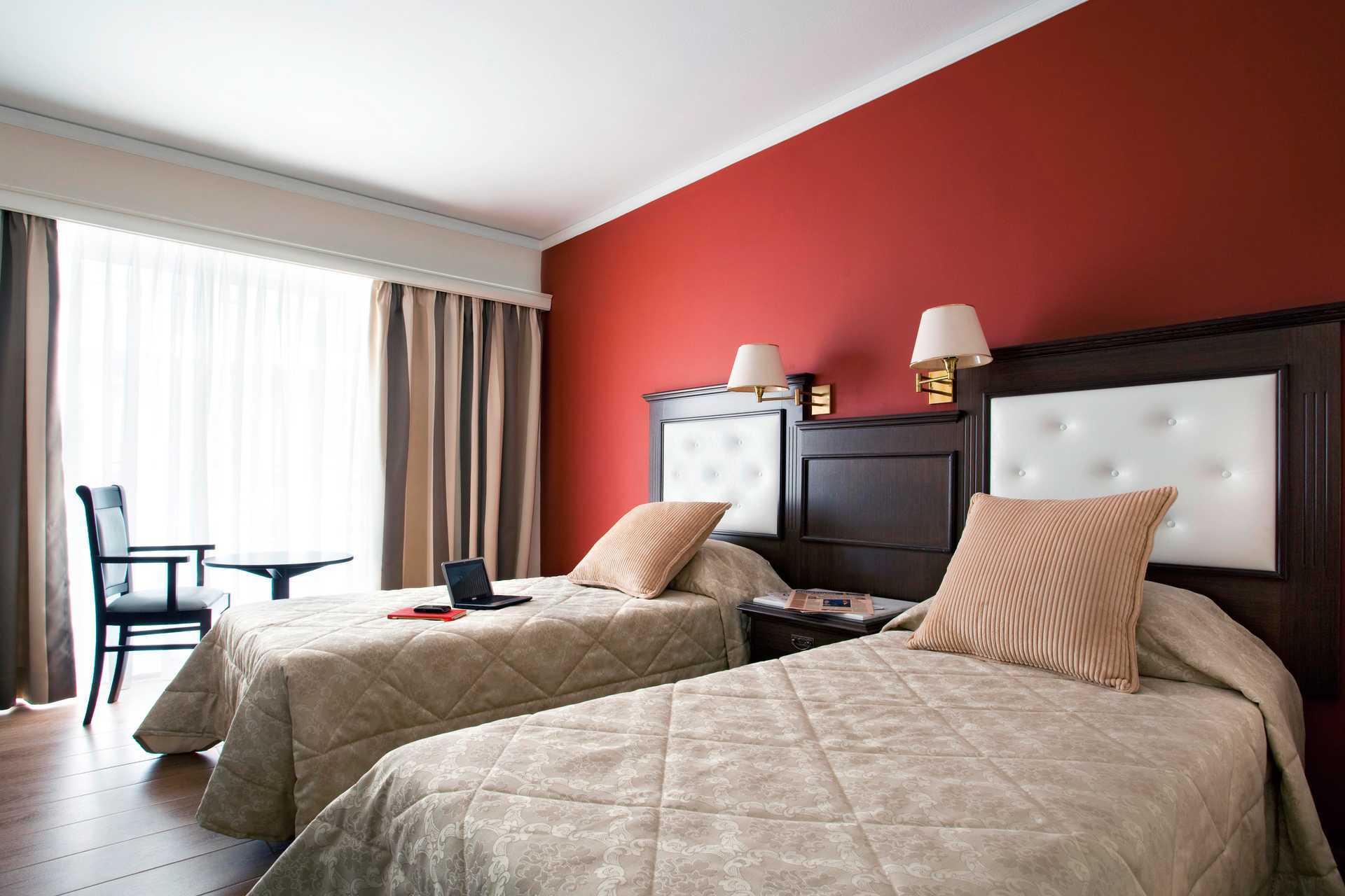 Kahden hengen huone Achillion-hotellissa Rethymnonissa, Kreetalla.