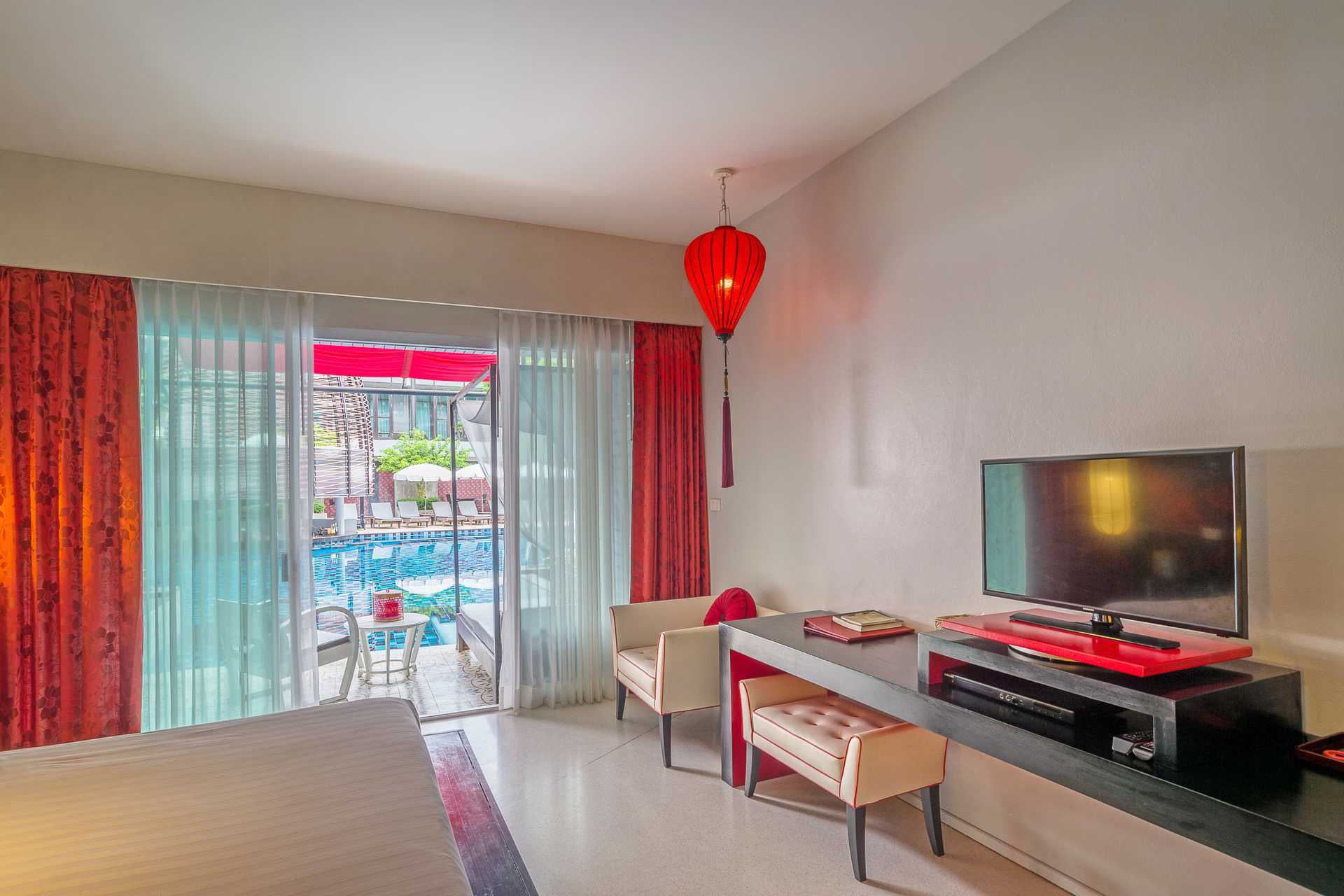 Kahden hengen huone, allashuone Red Ginger Chic Resortissa Krabissa, Thaimaassa.