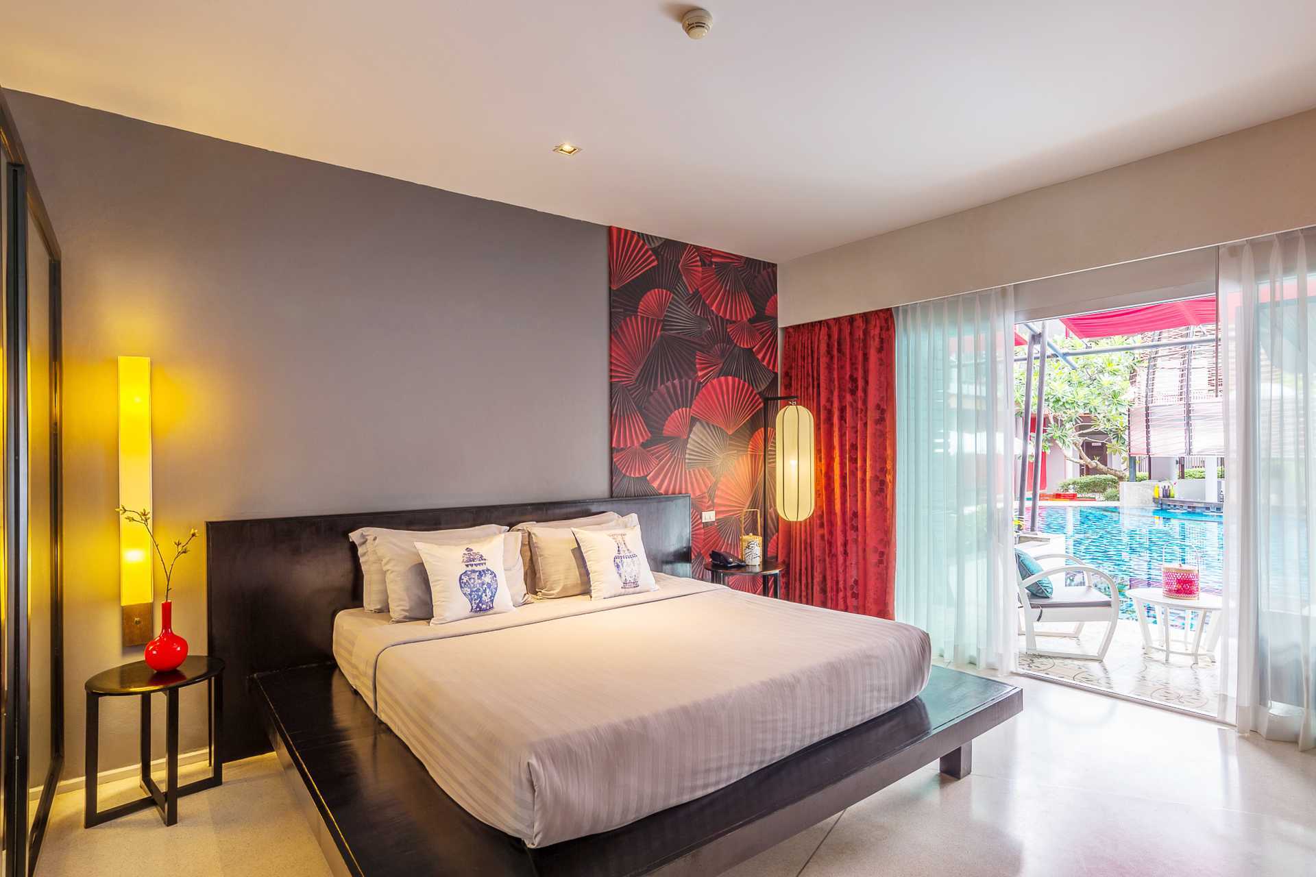 Kahden hengen huone, allashuone Red Ginger Chic Resortissa Krabissa, Thaimaassa.