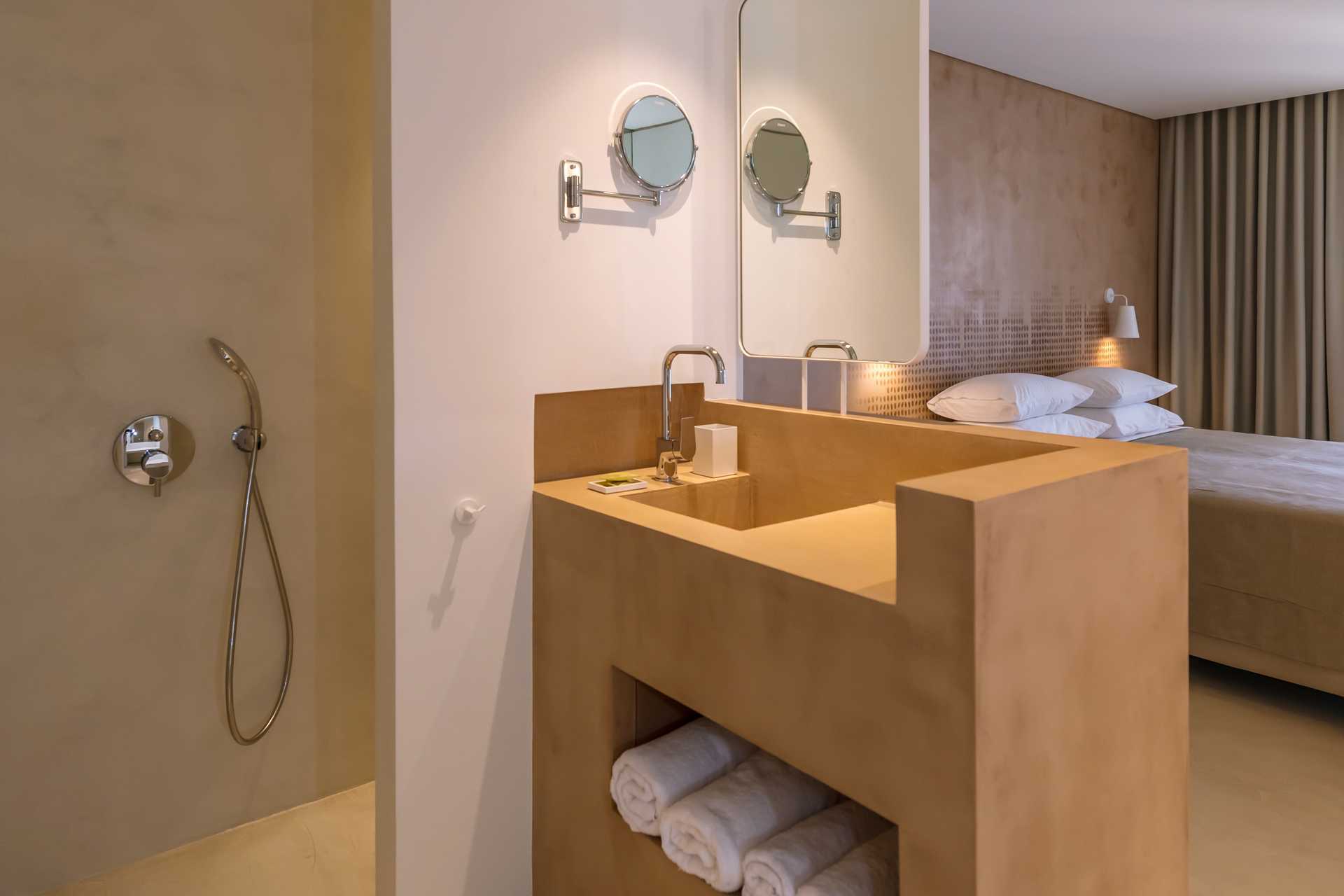 Kahden hengen huone Bitzaro Grandessa Kalamakissa Zakynthoksella.