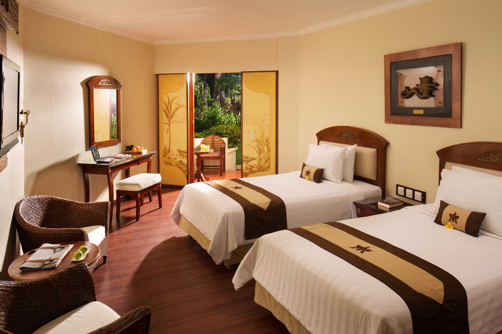 Kahden hengen huone Grand Mirage Resortissa, Tanjung Benoassa, Balilla.