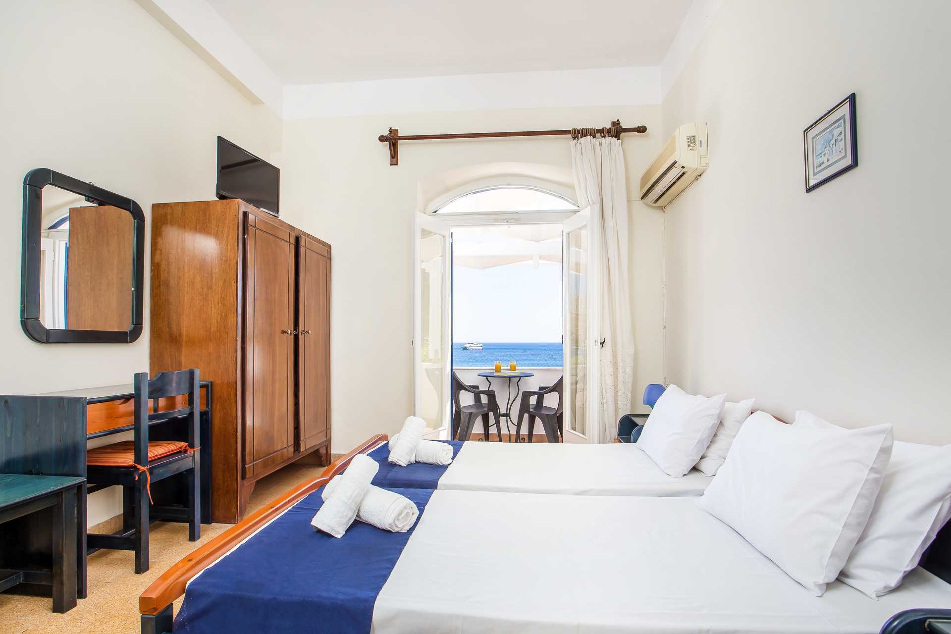 Kahden hengen huone. Hotelli Alinda, Leros, Kreikka.