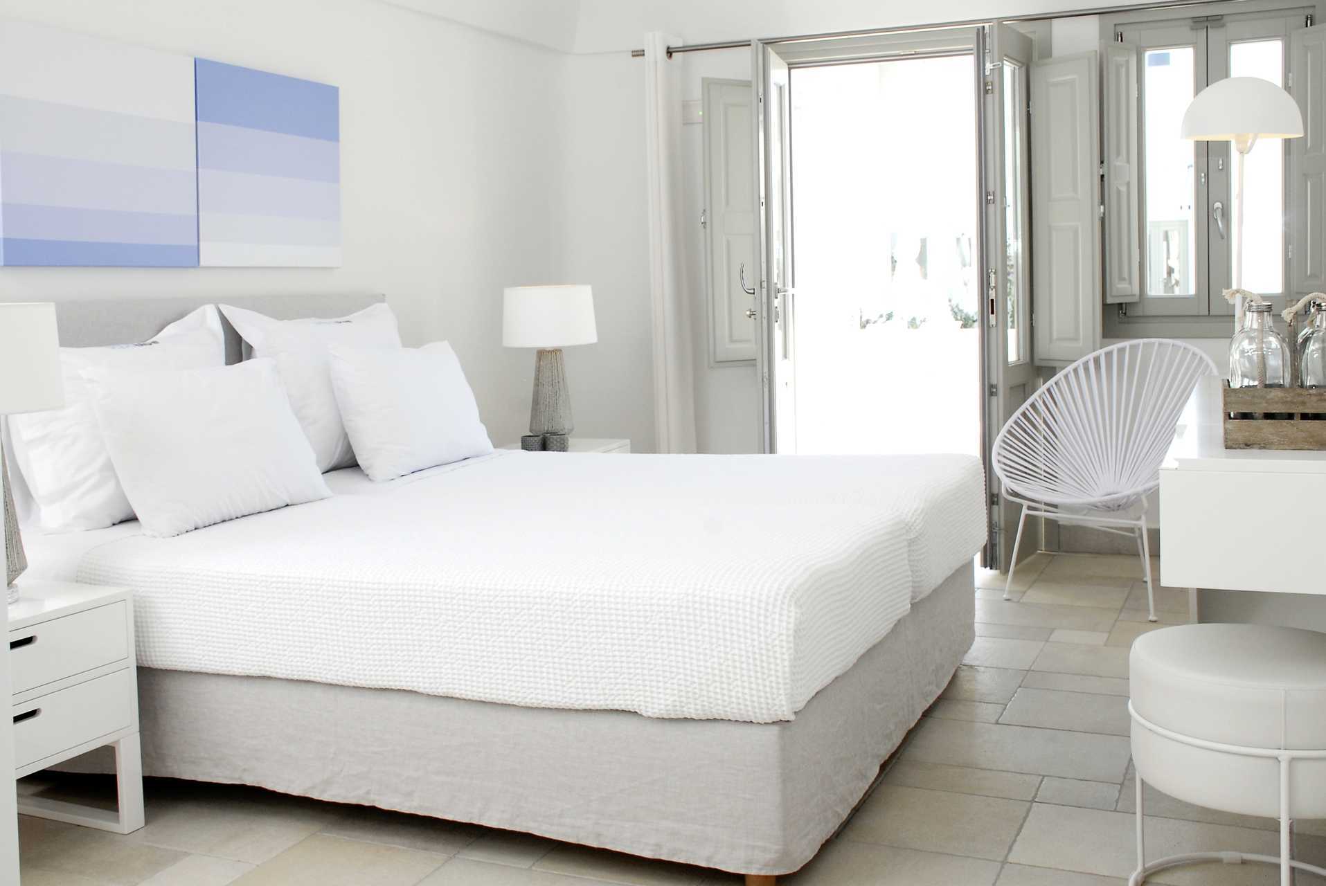 Kahden hengen huone. Hotelli Aqua Blue, Perissa, Santorini.