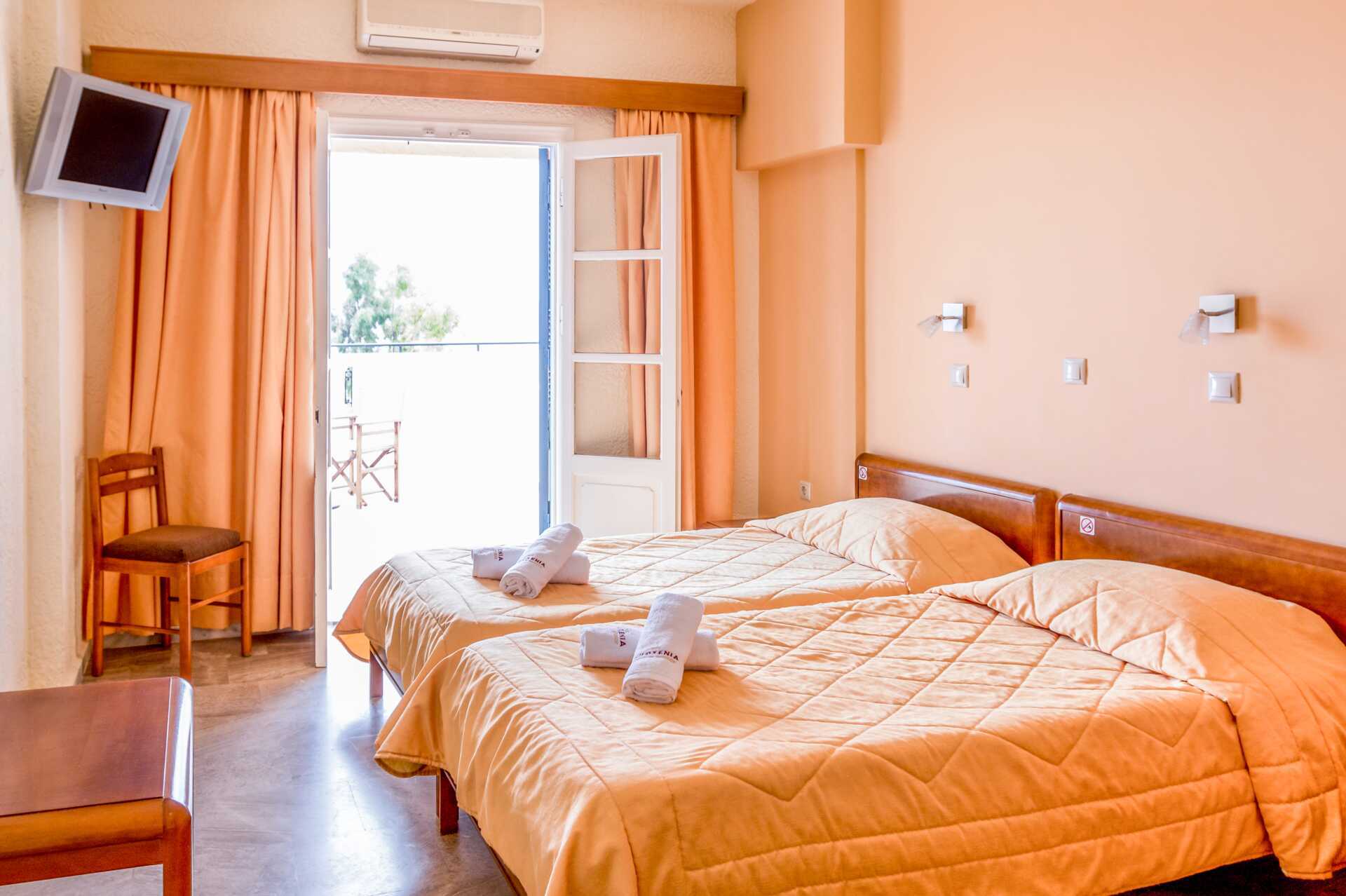 Kahden hengen huone, Hotelli Philoxenia, Massouri, Kalymnos, Kreikka.