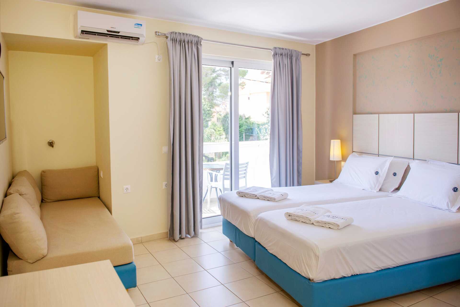 Kahden hengen huone, hotelli Seaview, Lefkas.