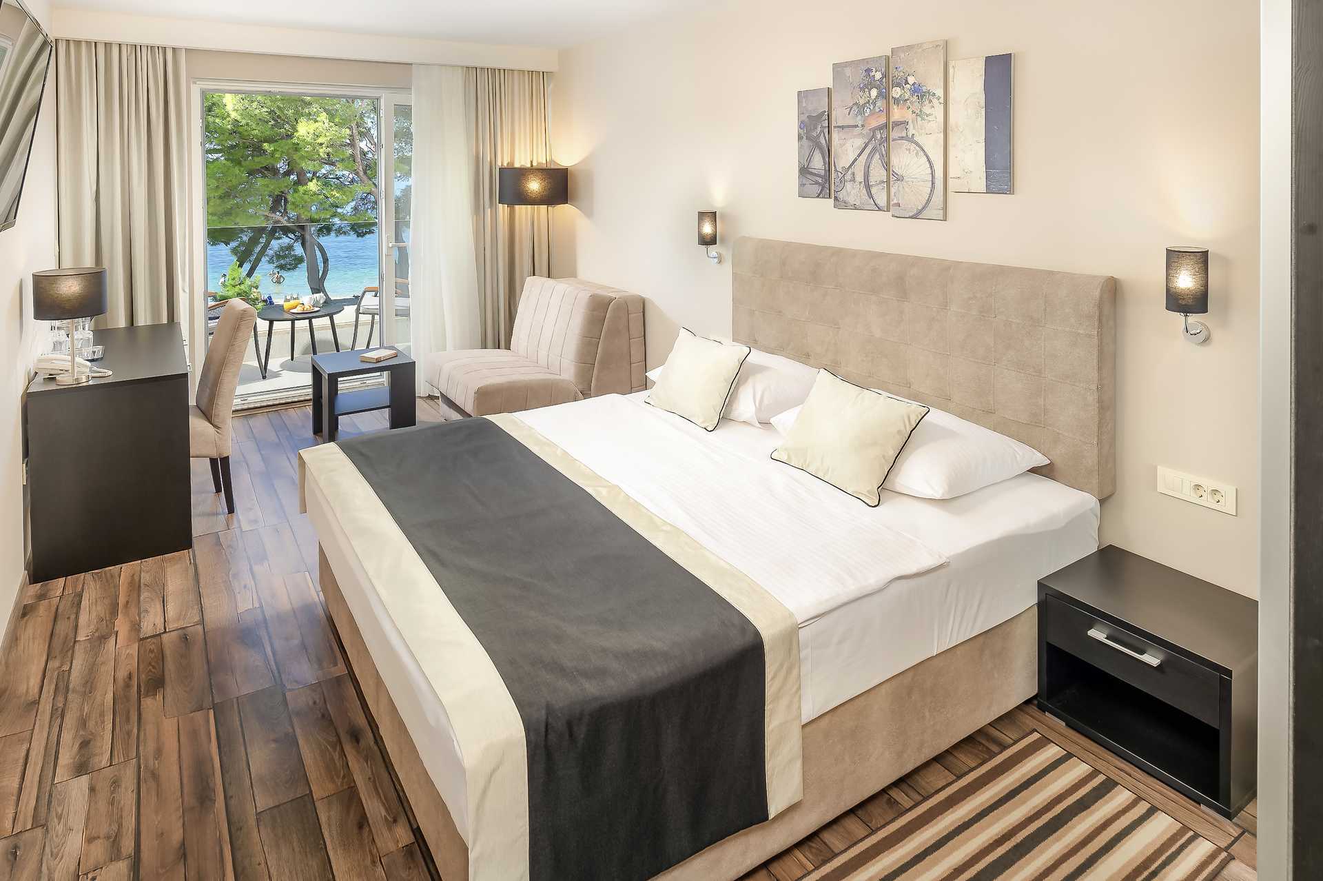 Kahden hengen huone hotellissa Central Beach 9 Makarskassa, Kroatiassa.