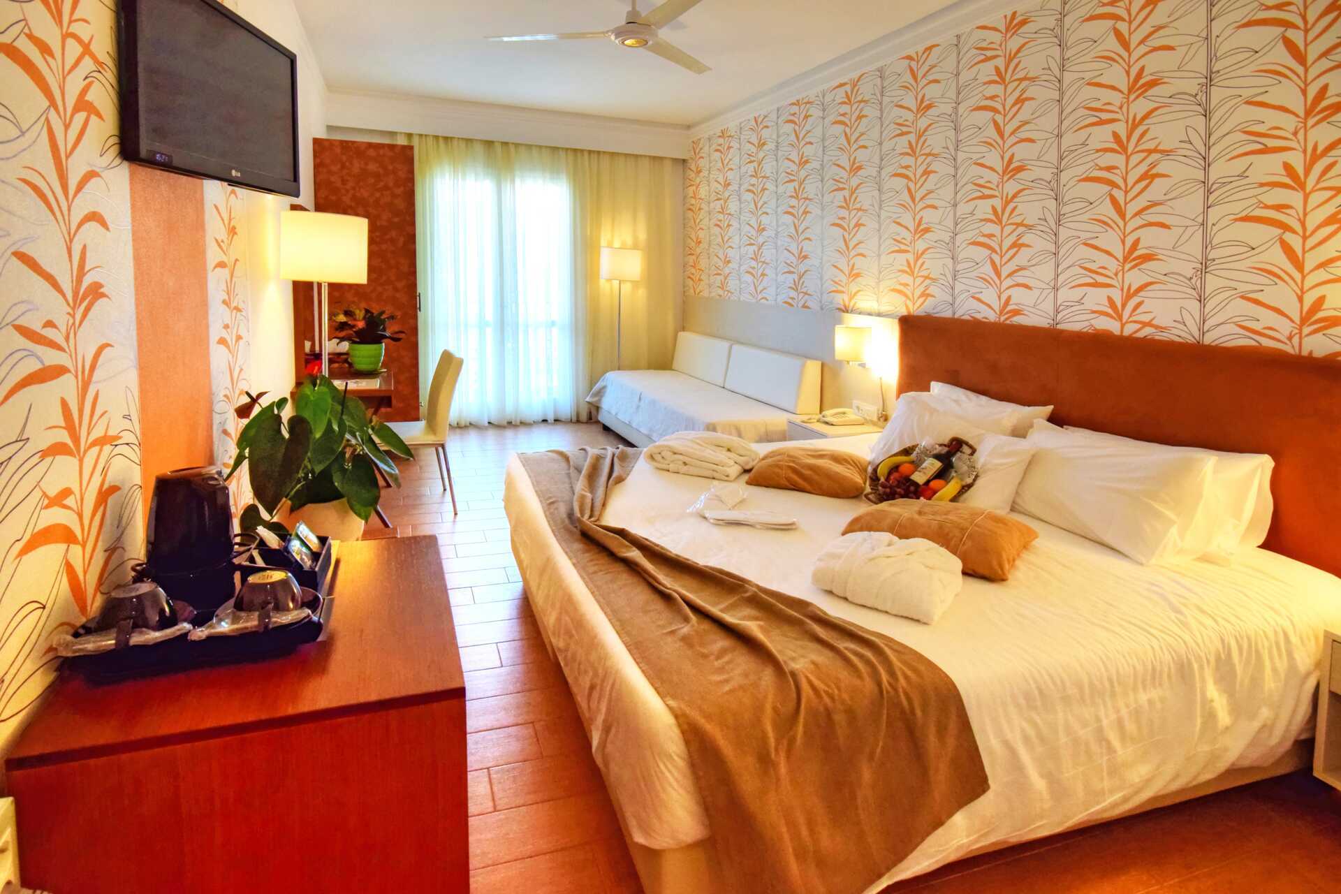 Kahden hengen huone Kalives Beach Best Western Plus -hotellissa Kreetalla, Kreikassa.