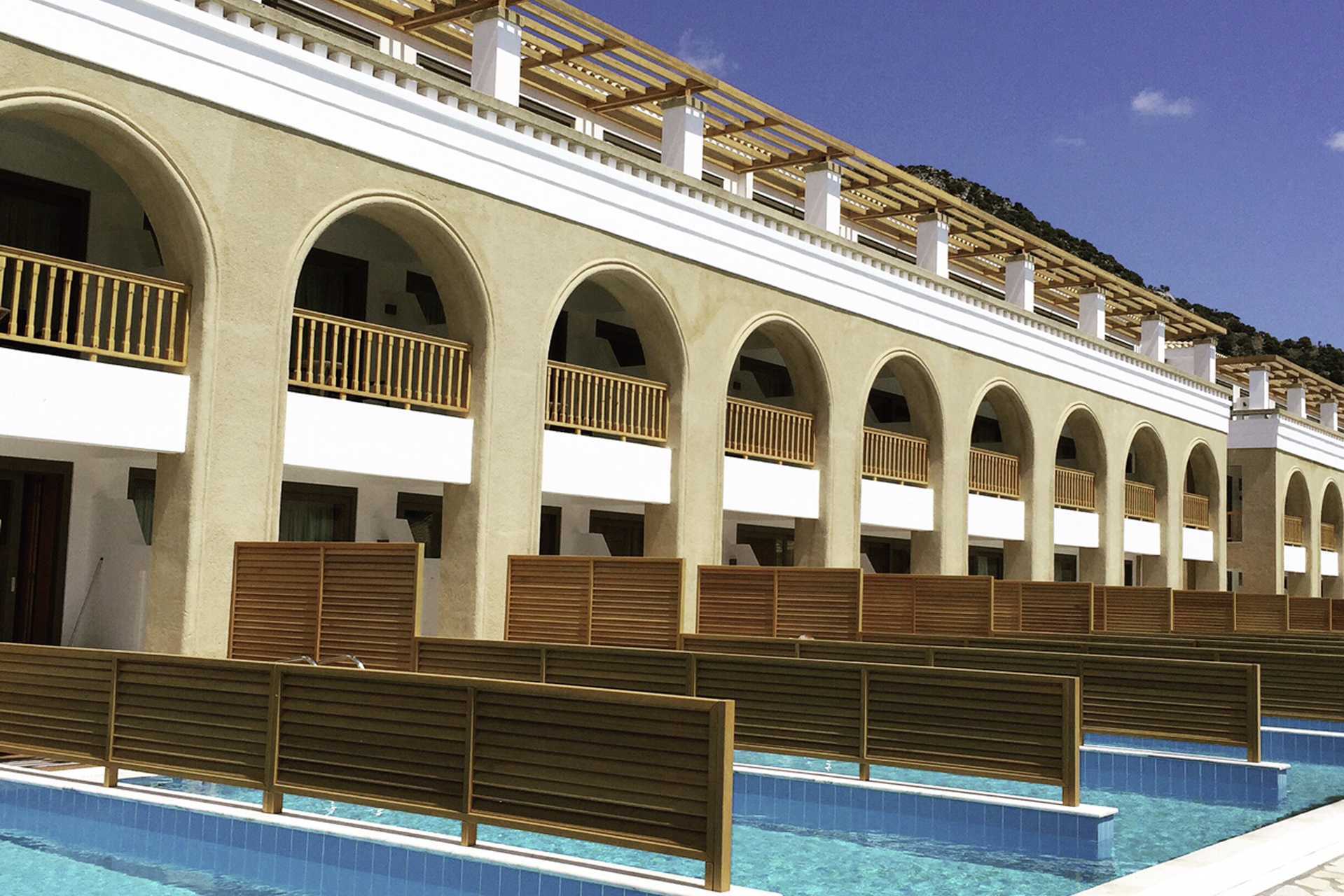 Kahden hengen huone omalla altaalla hotelli Mitsis Blue Domes Resort &amp; Spa Kosilla.