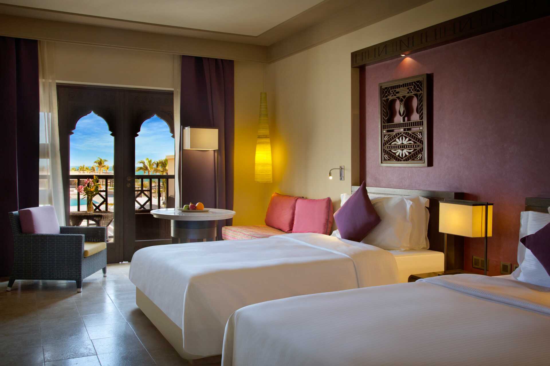 Kahden hengen huone, Salalah Rotana Resort, Oman.