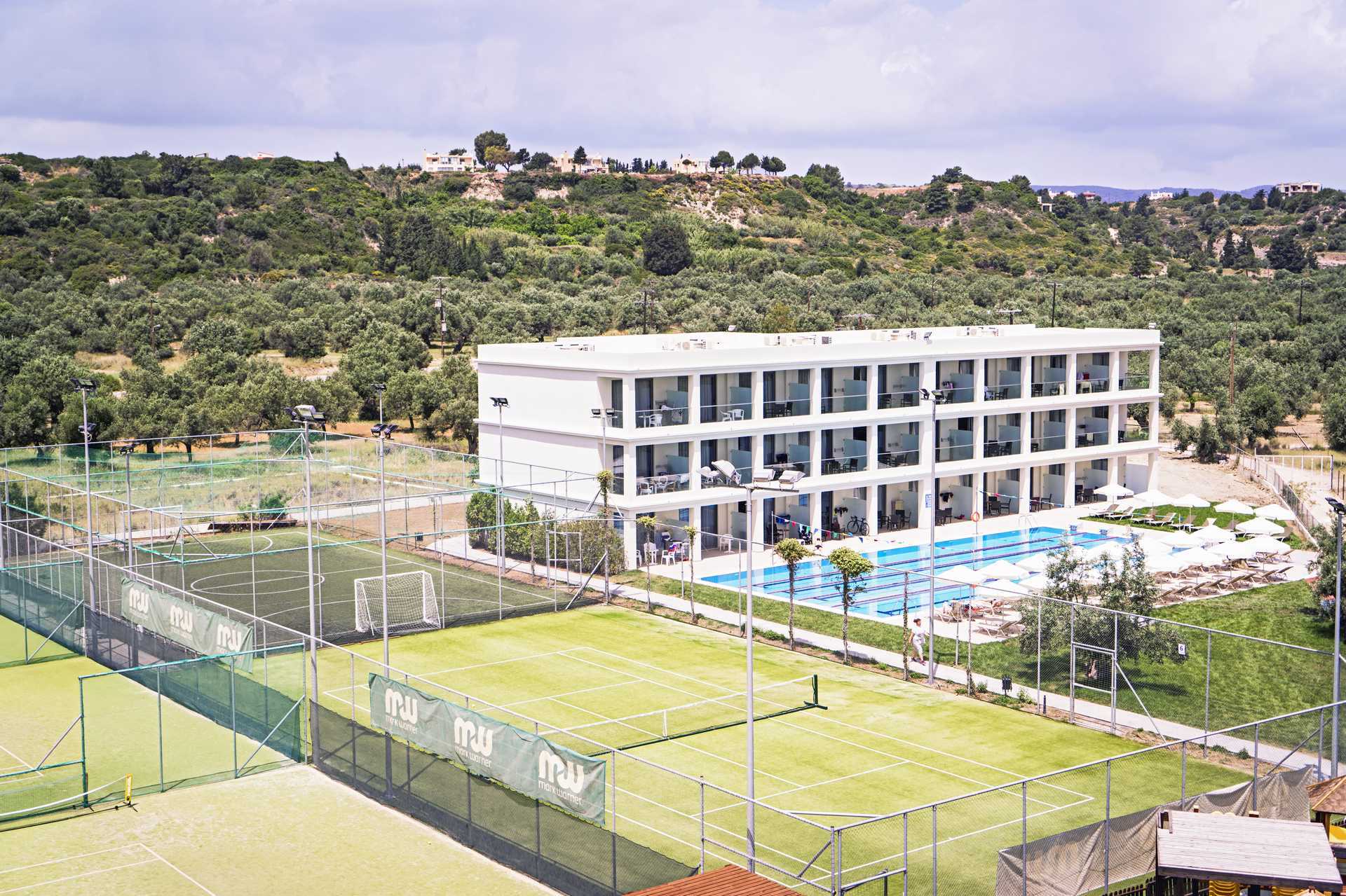 Kahden hengen huone sivurakennuksessa Levante Beach Resortissa Afandoussa, Rodoksella.