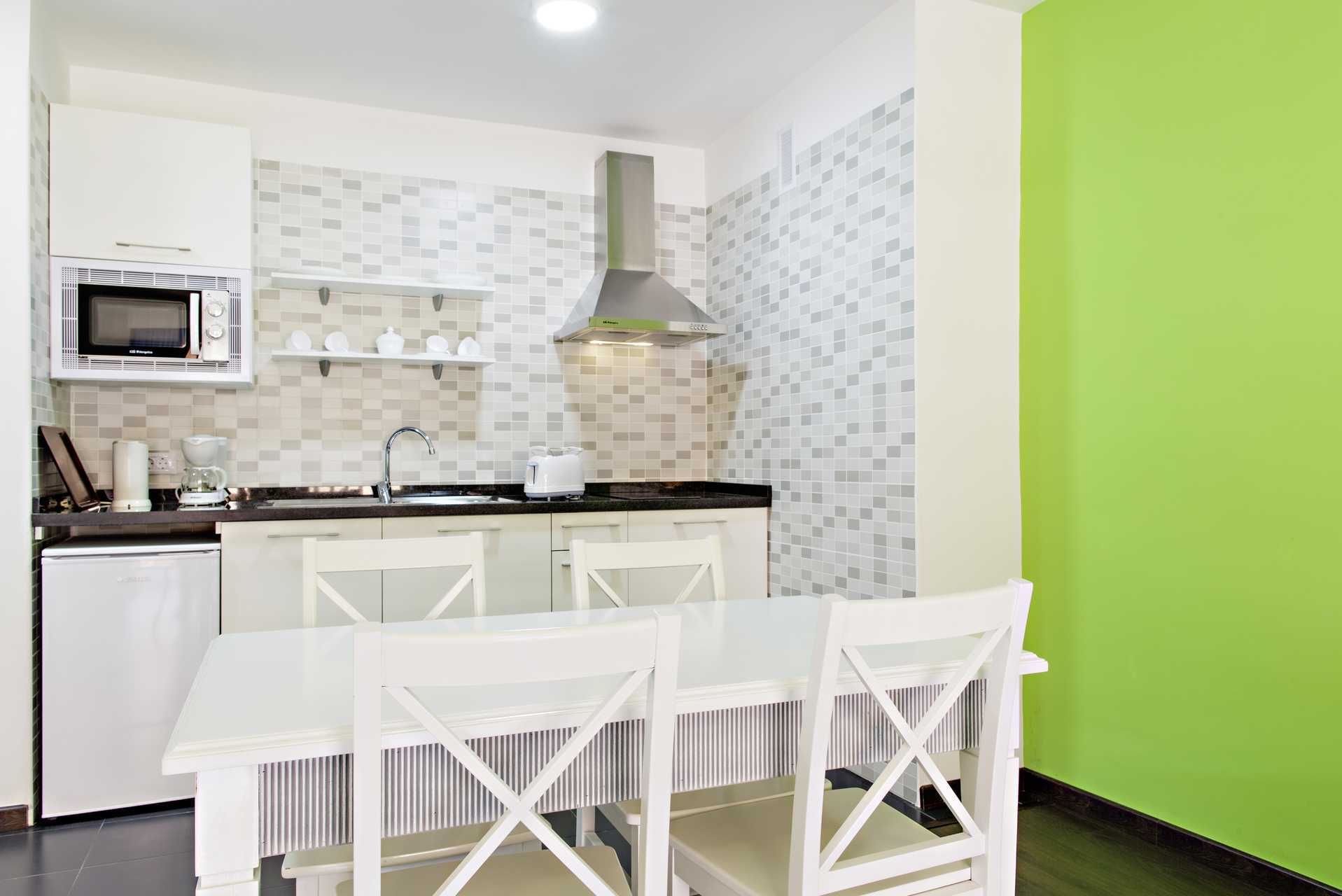 Kahden huoneen huoneisto Hotel Los Alisiosissa Los Cristianosissa Teneriffalla.