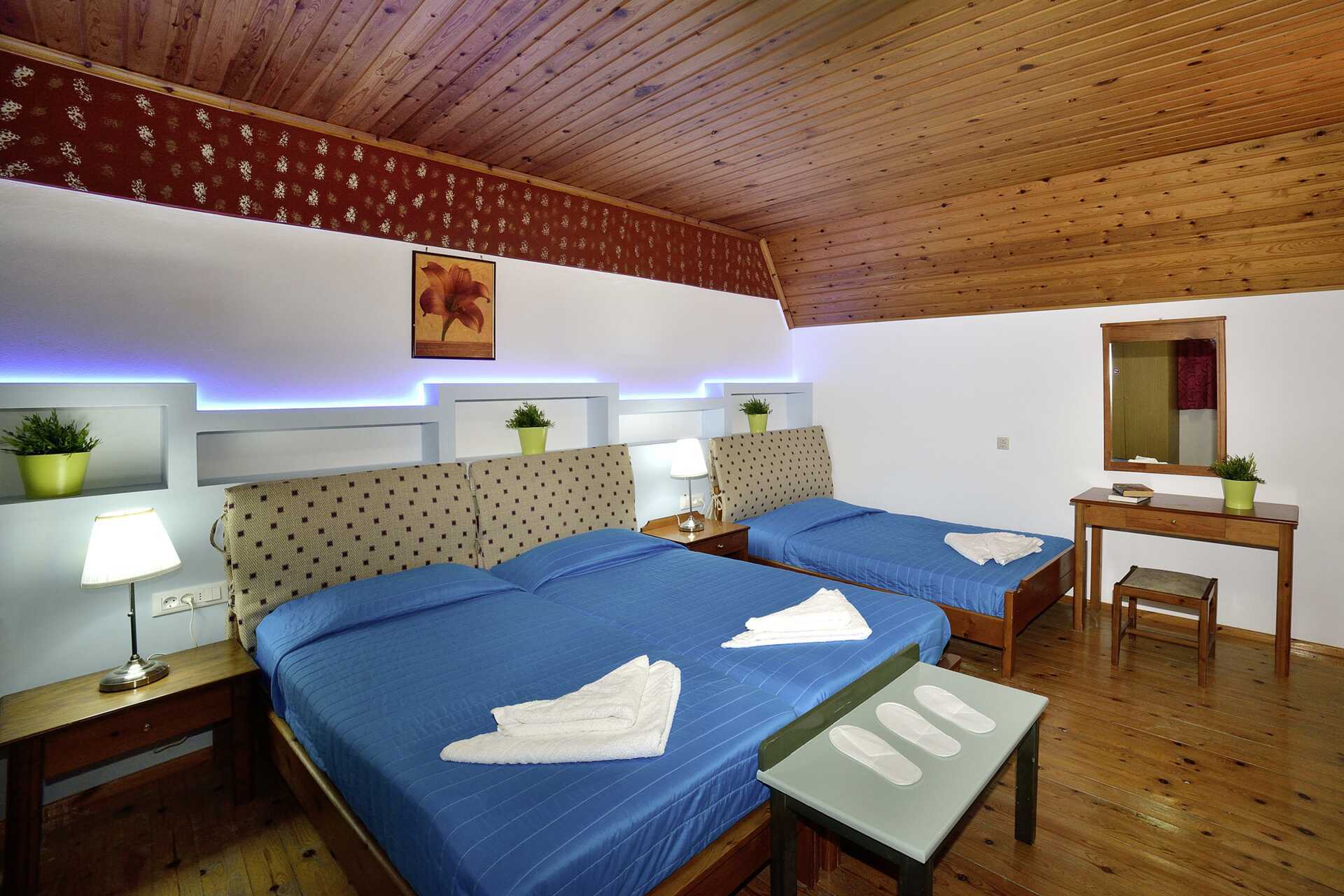 Kaksikerroksinen kaksio, Hotelli Mythos Platanias, Kreeta.