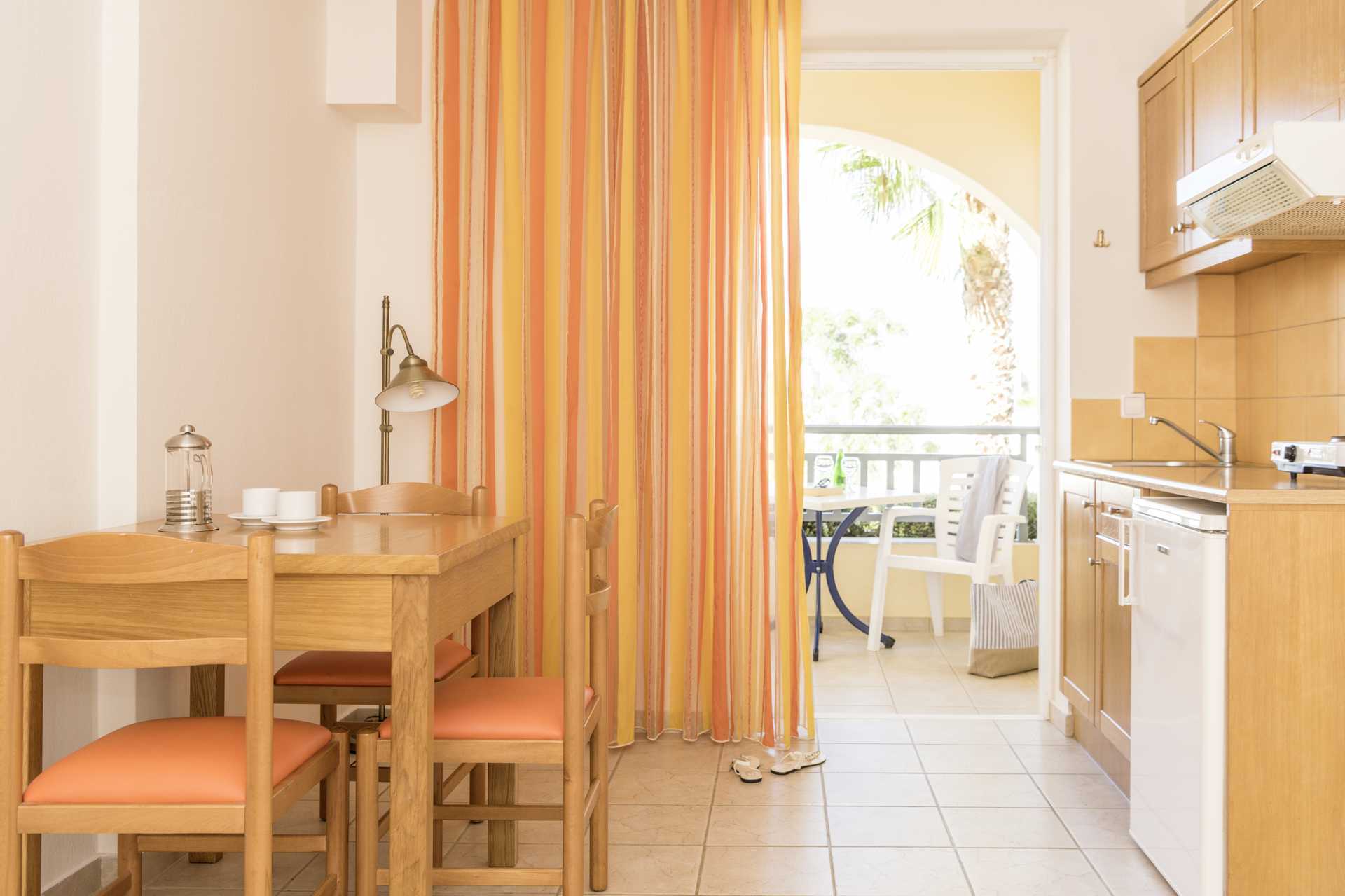 Kaksio. Hotelli Akti Chara, Rethymnon, Kreeta, Kreikka.