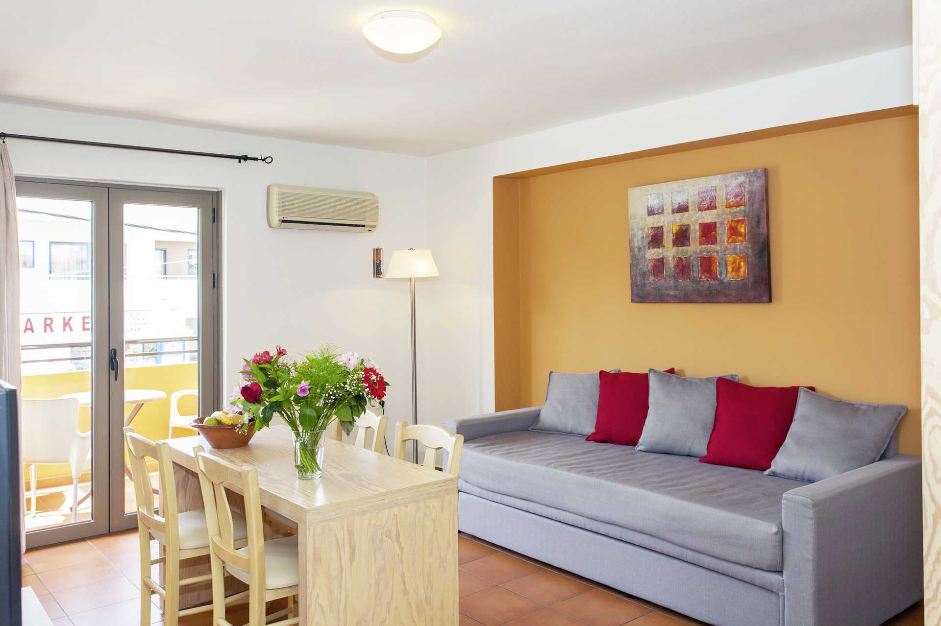 Kaksio, Hotelli Faros, Kato Stalos, Kreeta.