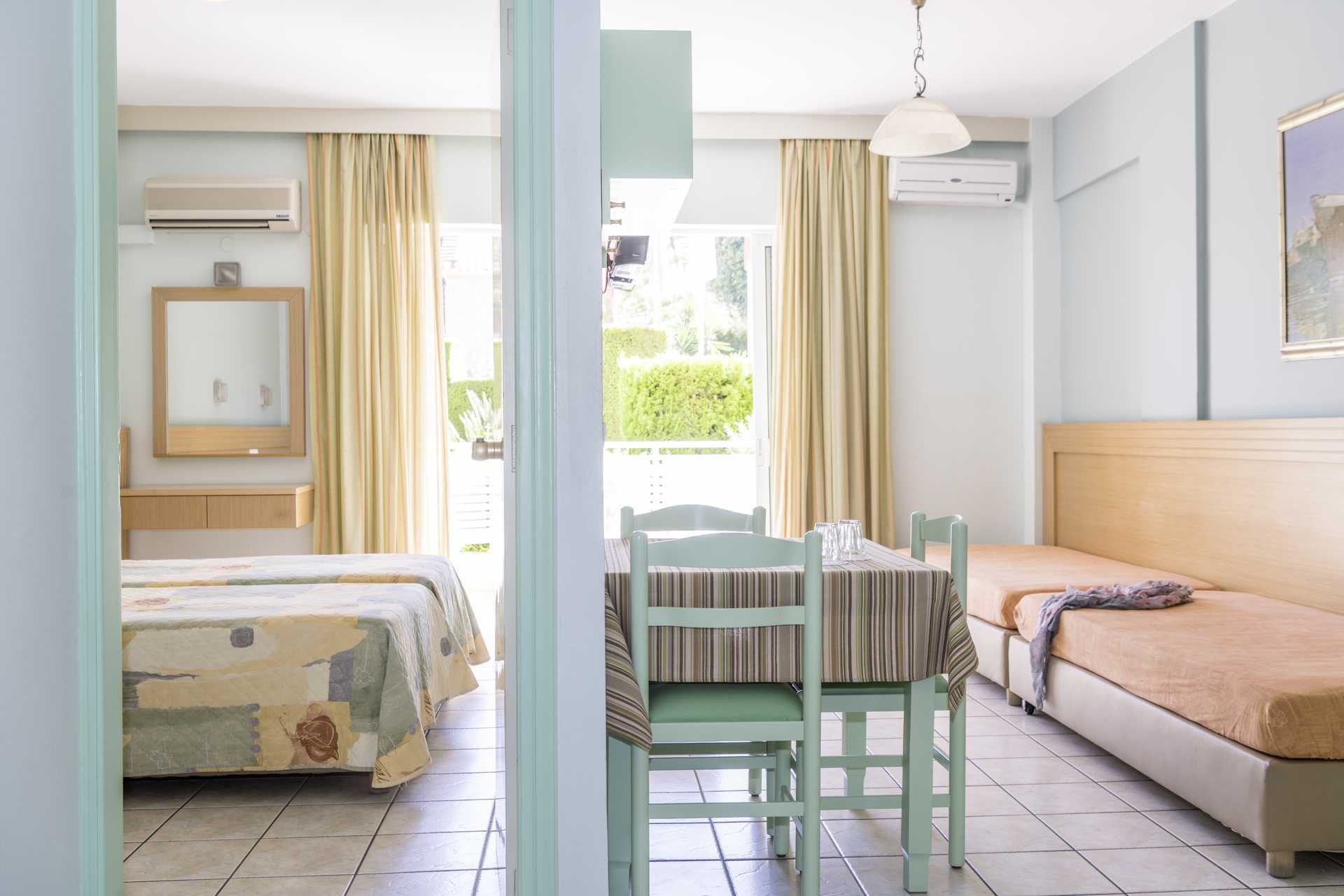 Kaksio. Hotelli Melmar, Rethymnonin kaupunki, Kreeta, Kreikka.