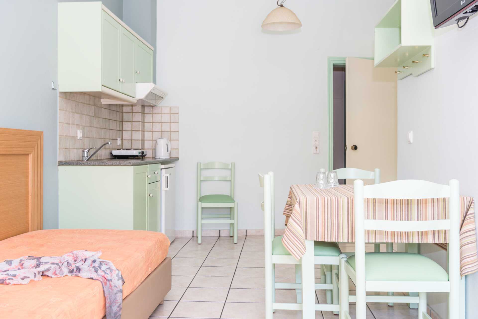 Kaksio. Hotelli Melmar, Rethymnonin kaupunki, Kreeta, Kreikka.