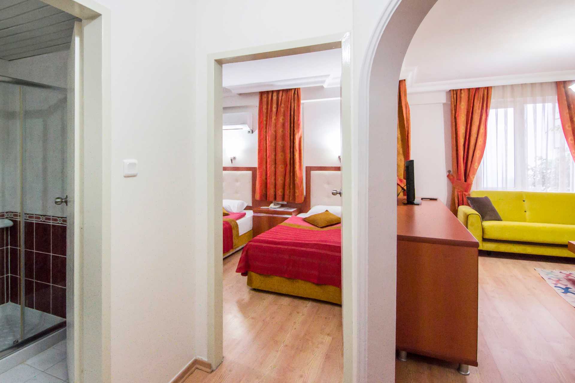 Kaksio, hotelli My Home. Alanya, Turkki.