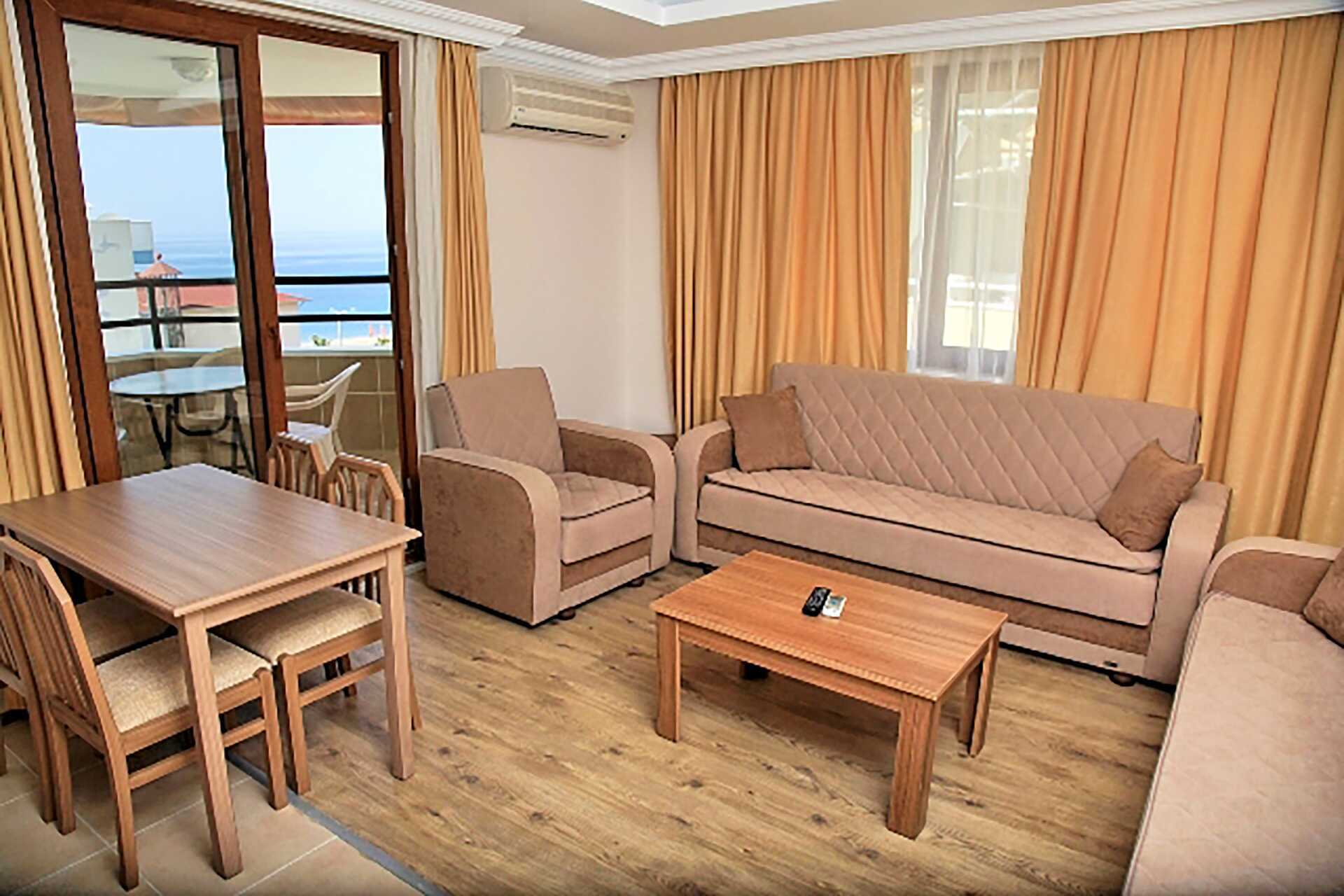 Kaksio. Hotelli Yeniacun, Alanya, Turkki.