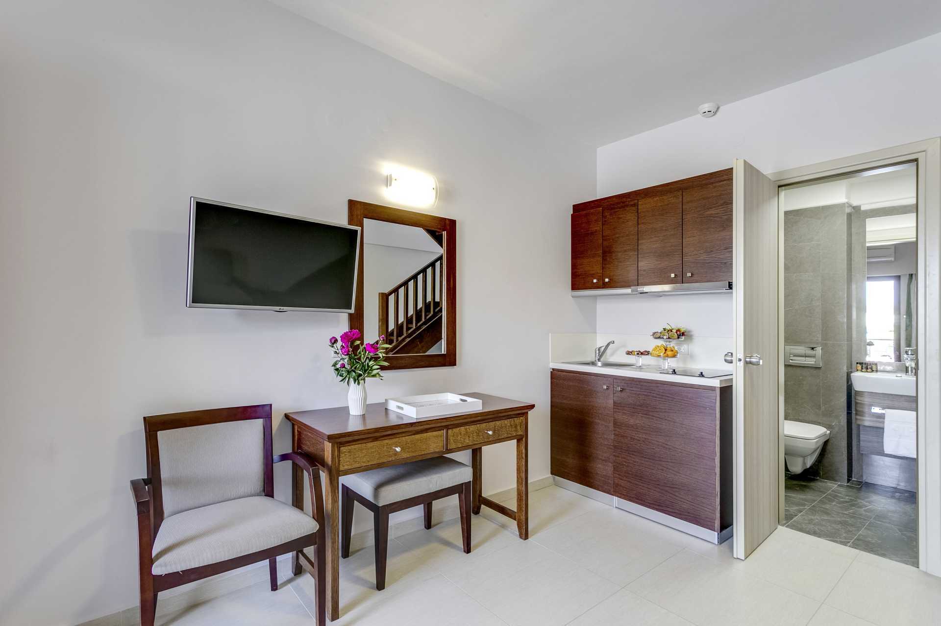 Kaksio kaksio kerroksessa Hotelli Casa di Portossa Kreetalla, Kreikassa.