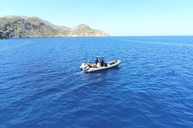 Karpathos pinnan alla – kokeile snorklausta