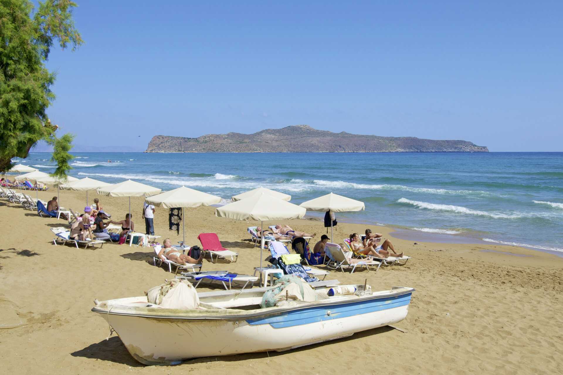 Kauniita päiviä rannalla Kato stalosissa Kreetalla, Kreikassa.