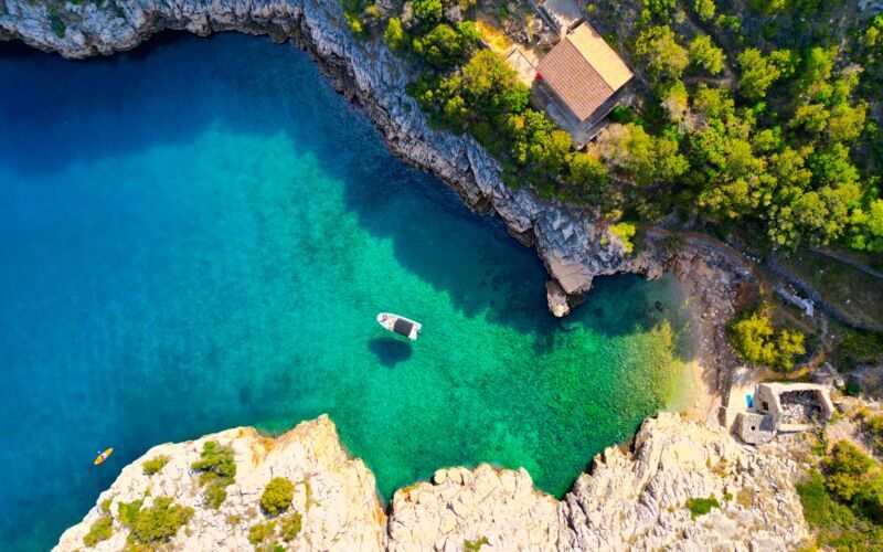 Kolmen saaren pikavenekierros - Blue Cave, Blue Lagoon & Jelsa