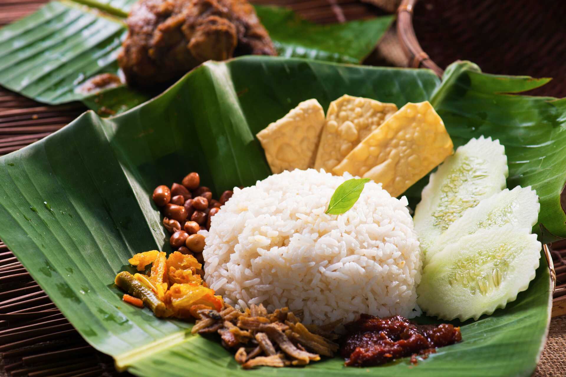 Yksi Malesian kansallisannoksista: Nasi Lemak.