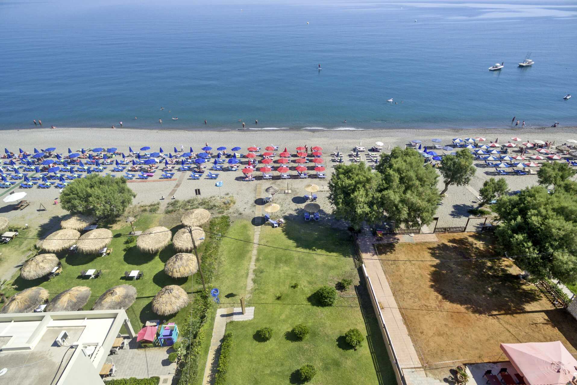 Läheinen ranta. Hotelli Mary, Platanias, Kreeta, Kreikka.