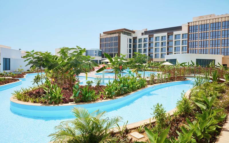 Allasalue, hotelli Millennium Salalah Resort. Oman.