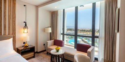 Kahden hengen huone, hotelli Millennium Salalah Resort. Oman.