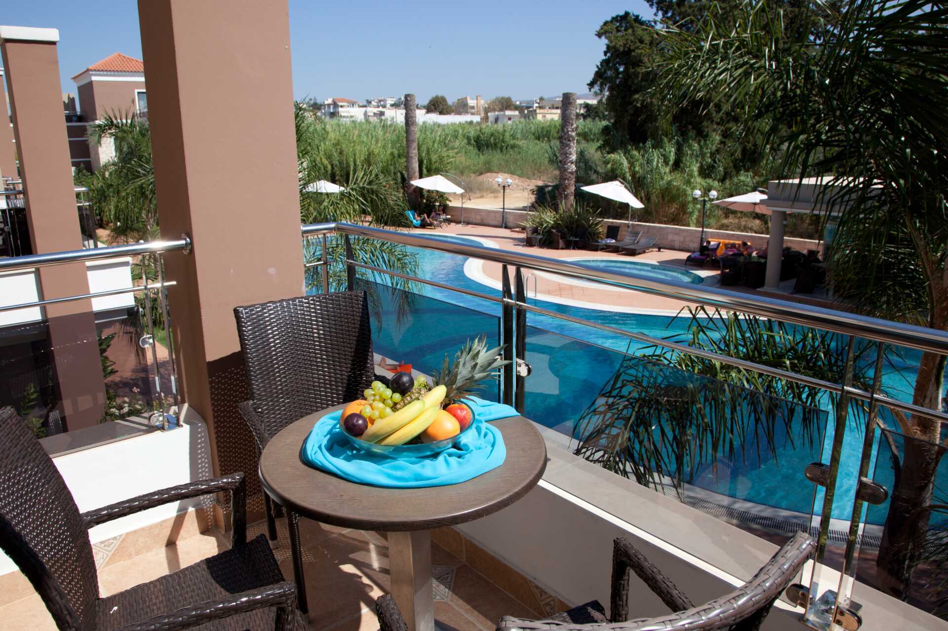 Yksiö Okeanis Golden Resortissa Agii Apostolissa Kreetalla.