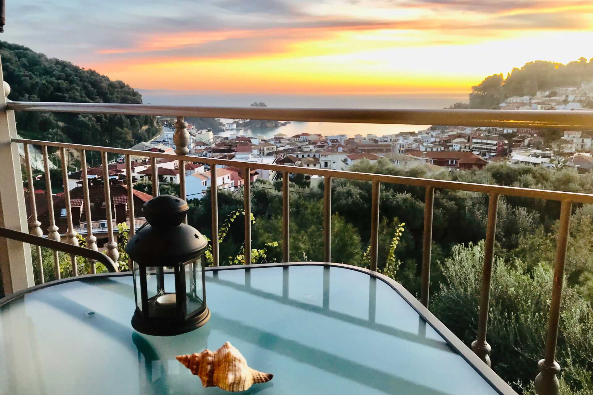 Yksiö. Hotelli Panthea, Parga, Kreikka.