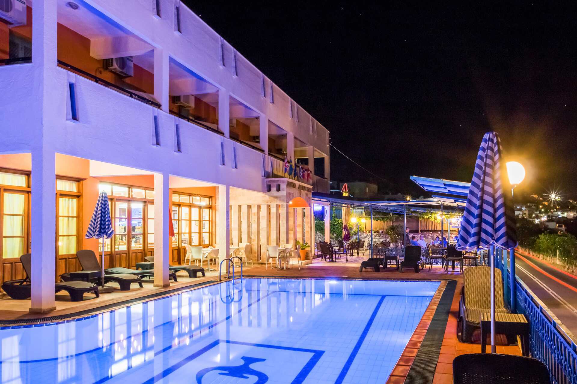 Allasalue, hotelli Philoxenia, Massouri, Kalymnos, Kreikka.