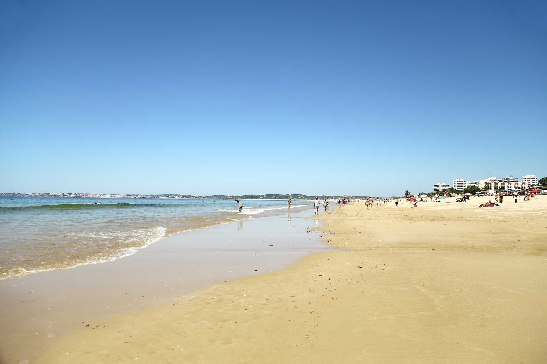 Praia dos Tres Irmas Portimaossa Algarven rannikolla, Portugalissa.