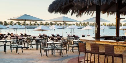 Beach bar, hotelli Radisson Blu Hotel Resort Abu Dhabi Corniche. Abu Dhabi, Arabiemiraatit.