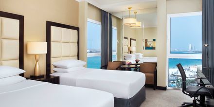 Kahden hengen huone, hotelli Radisson Blu Hotel Resort Abu Dhabi Corniche. Abu Dhabi, Arabiemiraatit.