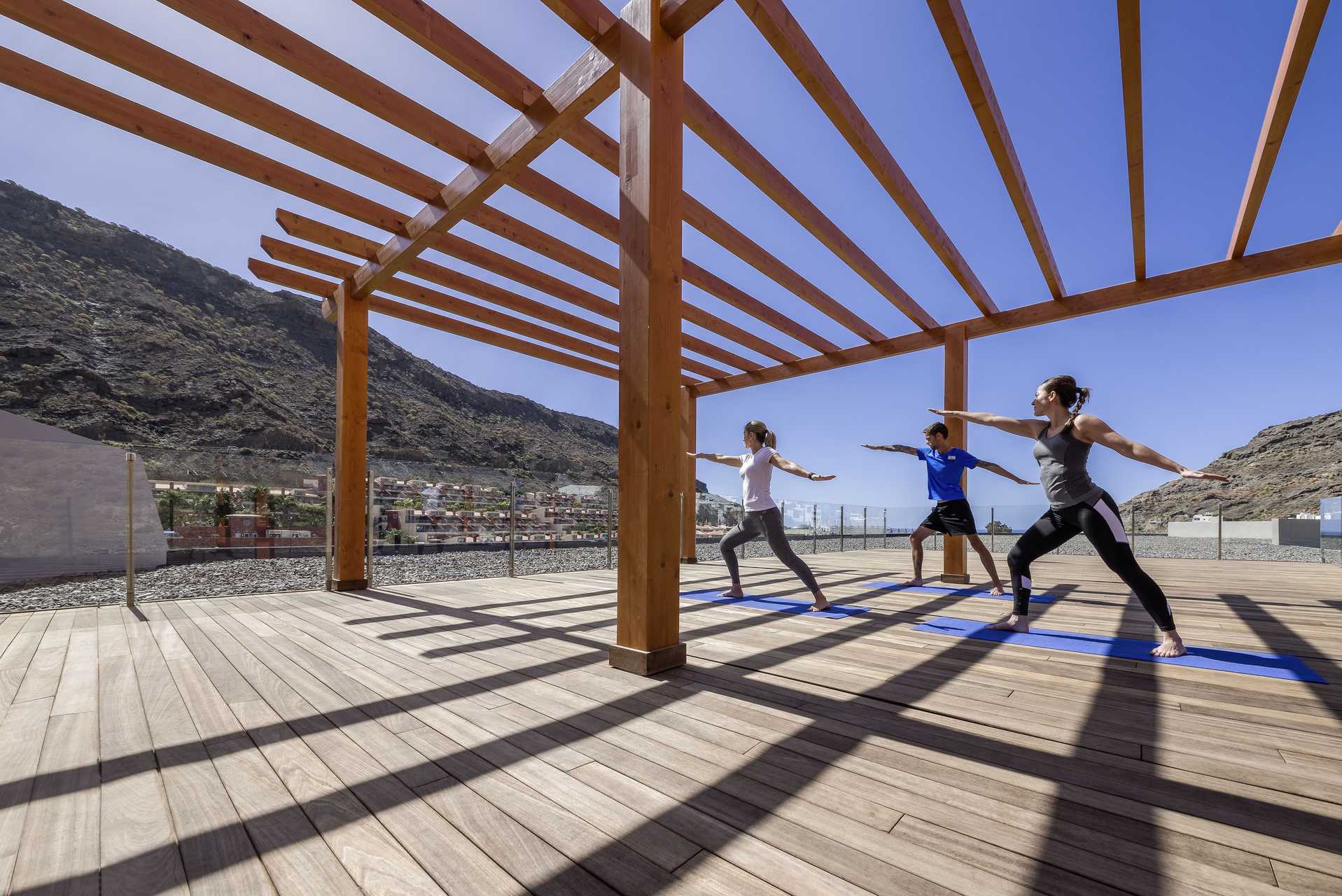 Joogaa Radisson Blu Resort &amp; Spassa Puerto de Mogánissa Gran Canarialla.