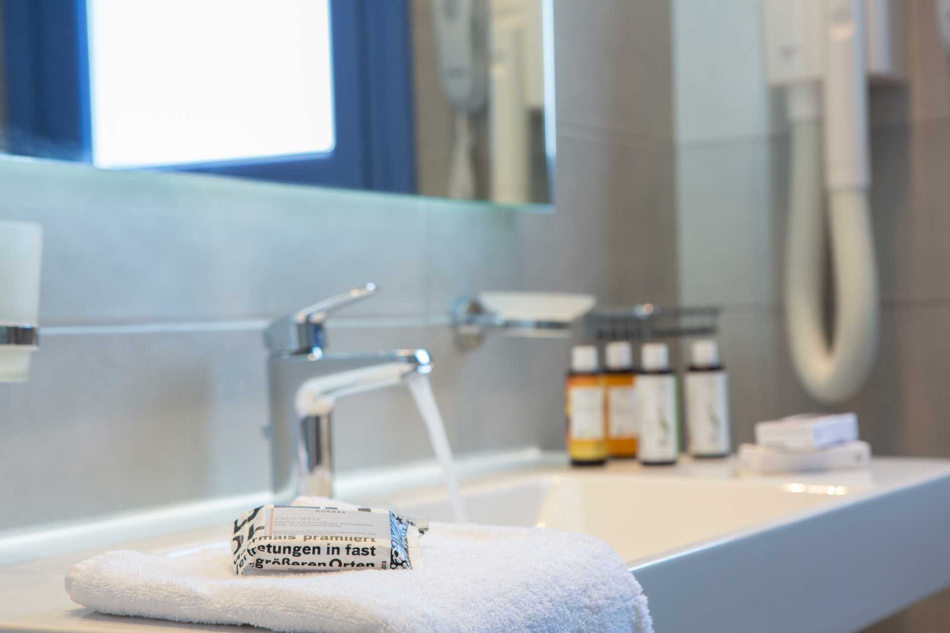 Remontoitu kahden hengen huone