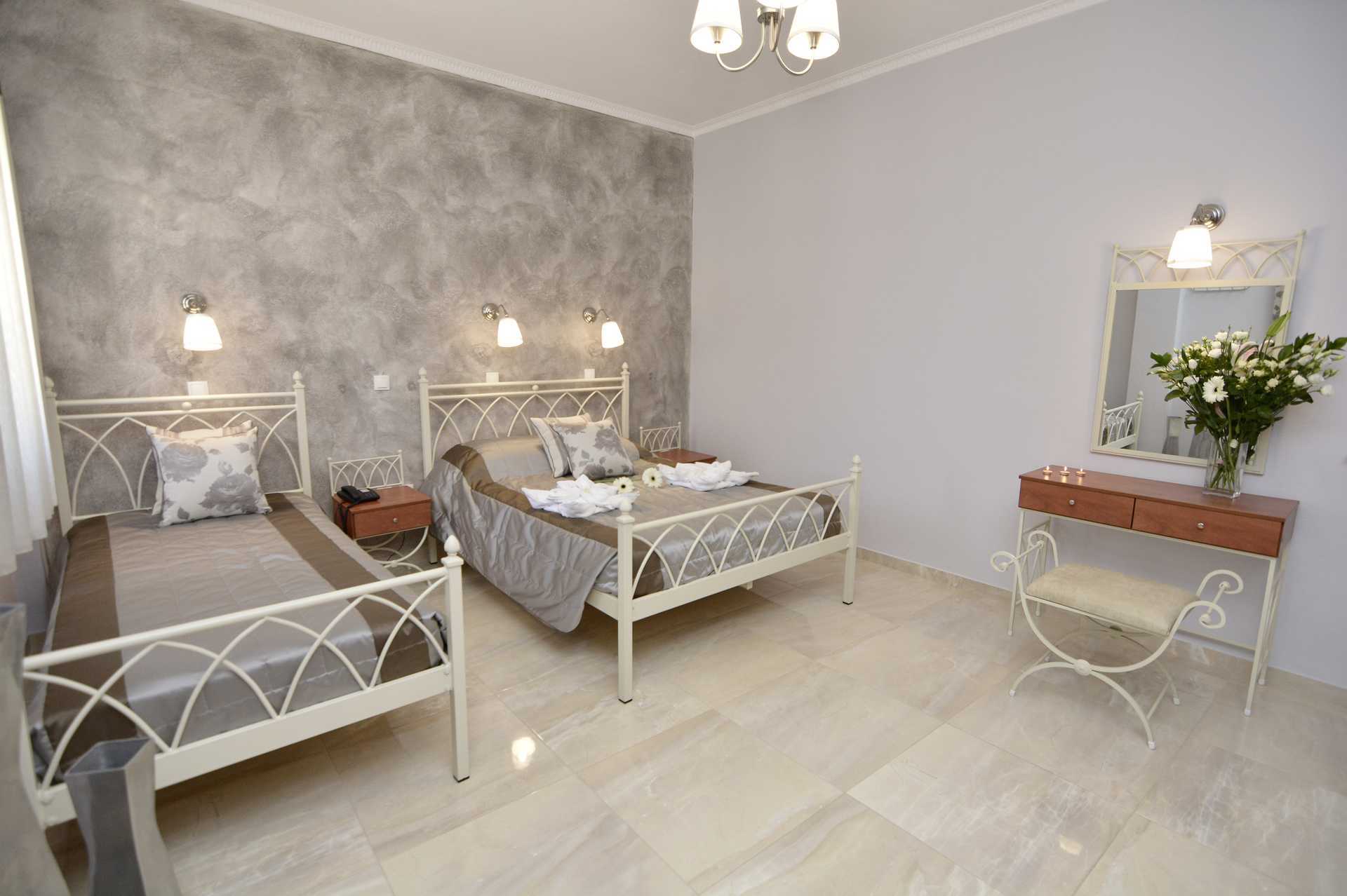 Remontoitu kahden makuuhuoneen huoneisto hotelli Polydefkisissä Kamarissa, Santorinilla, Kreikassa.