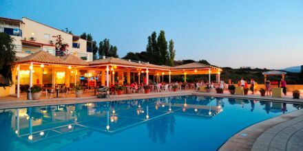 Allasalue/kiinalainen ravintola, Hotelli Rethymno Mare Resort, Kreeta.