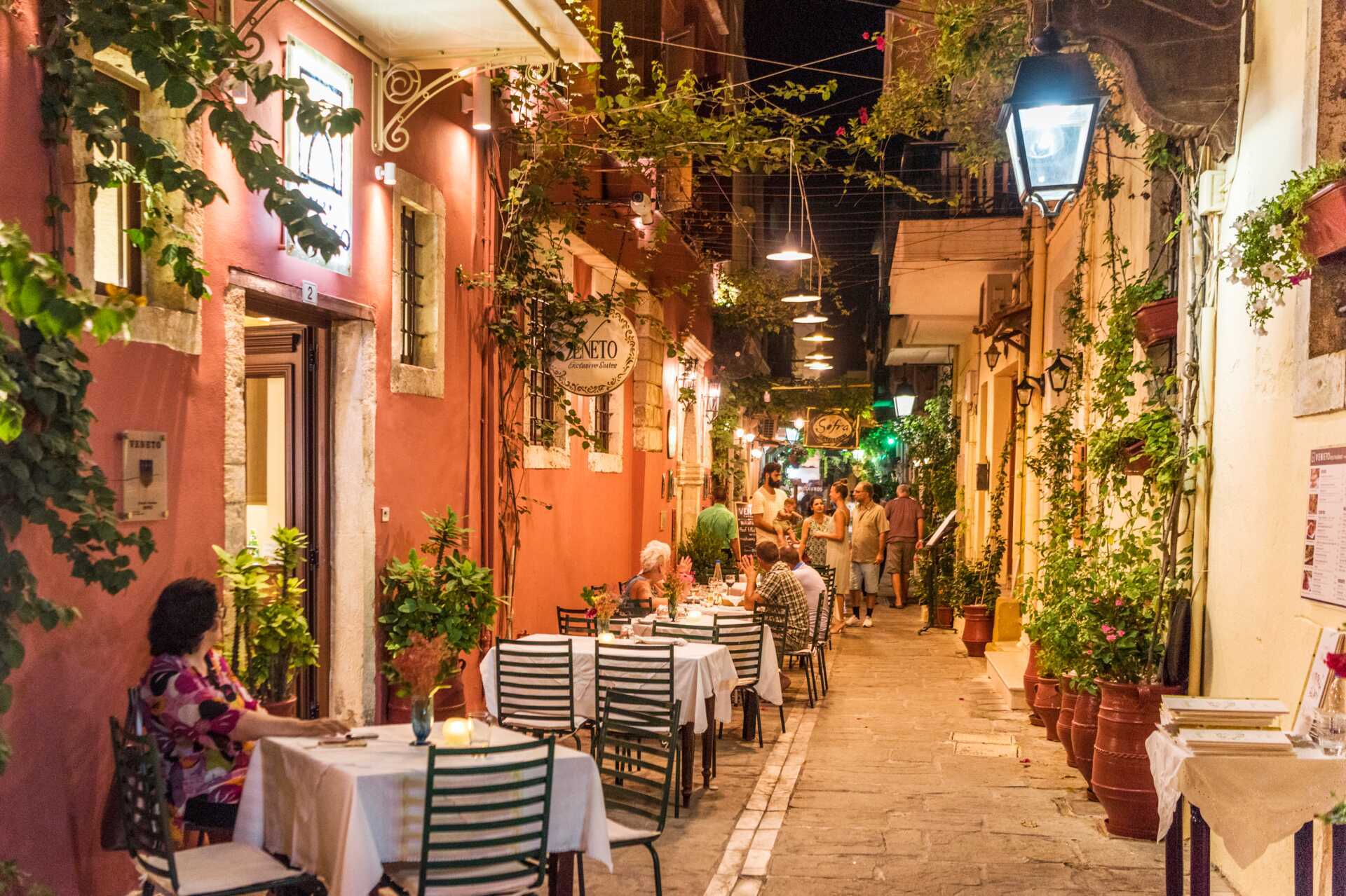 Vanha kaupunki on todella tunnelmallinen iltaisin.