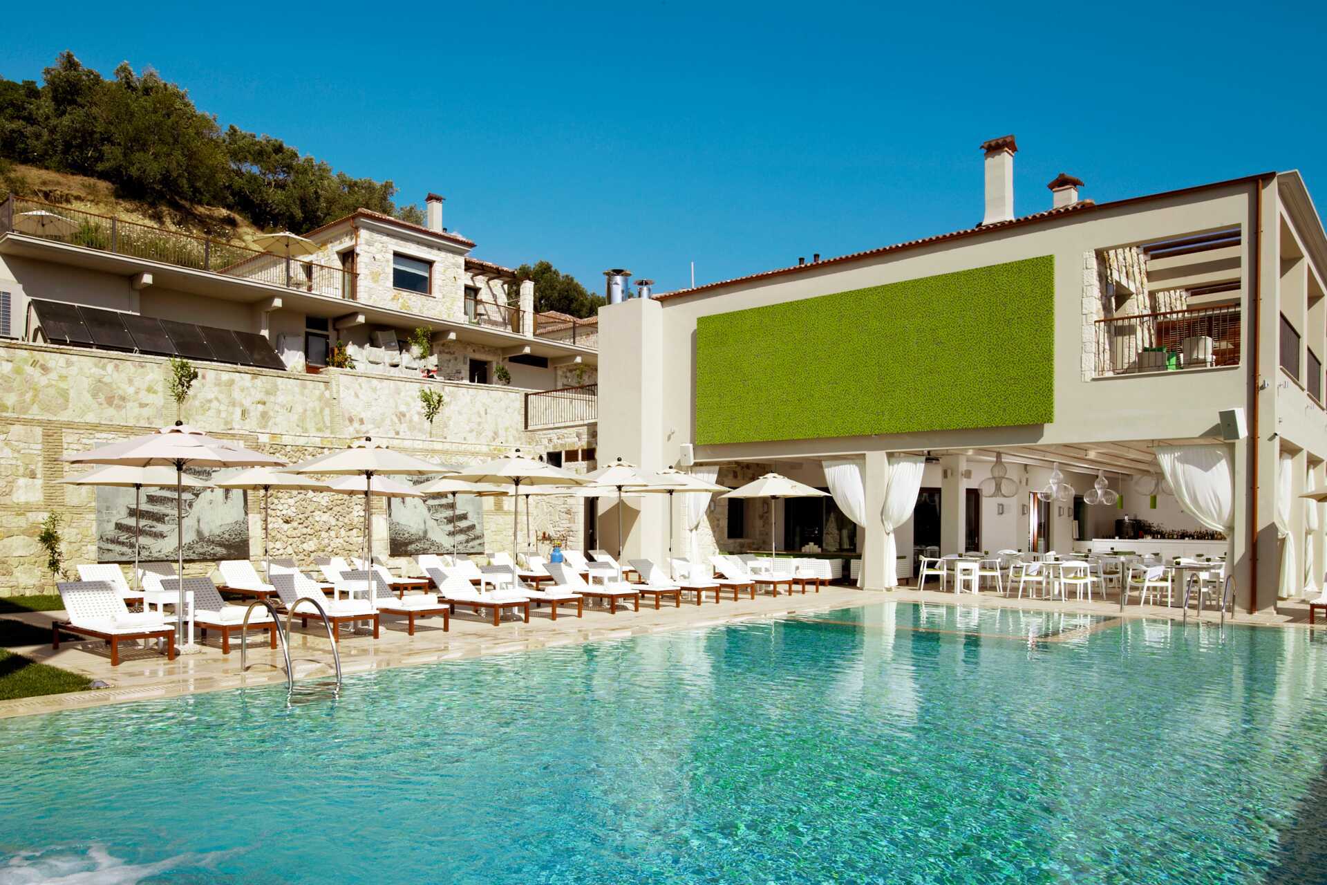 Salvator Hotel Villas &amp; Span uima-allas Pargassa, Kreikassa.