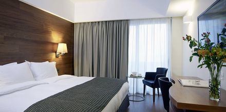 Suurempi kahden hengen huone, Hotelli Samaria, Hanian kaupunki, Kreeta.