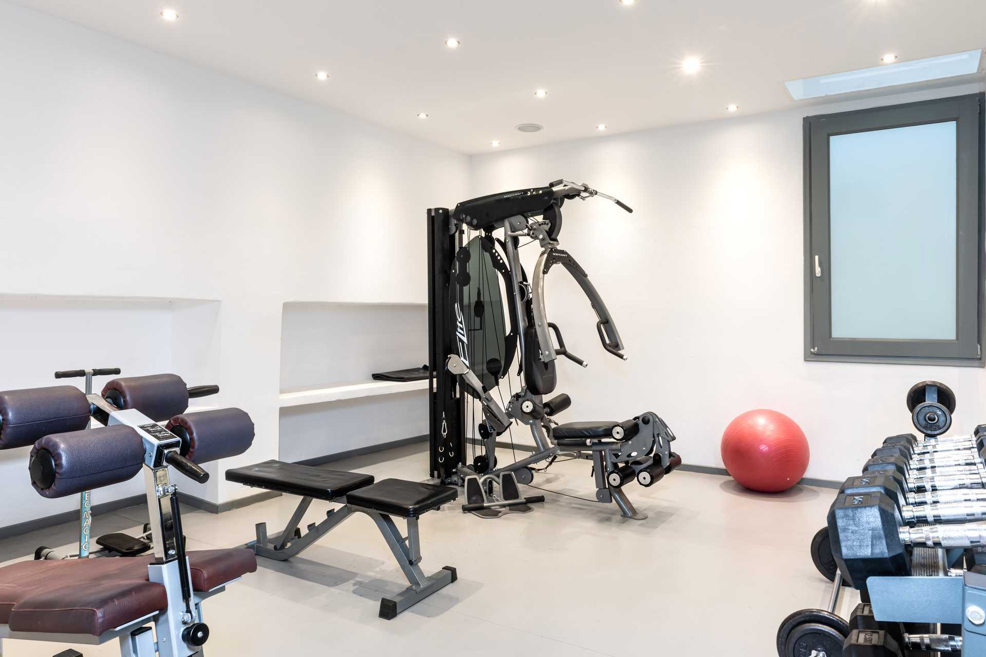 Kuntosali Santorini Kastelli Resortissa Santorinissa, Kreikassa.