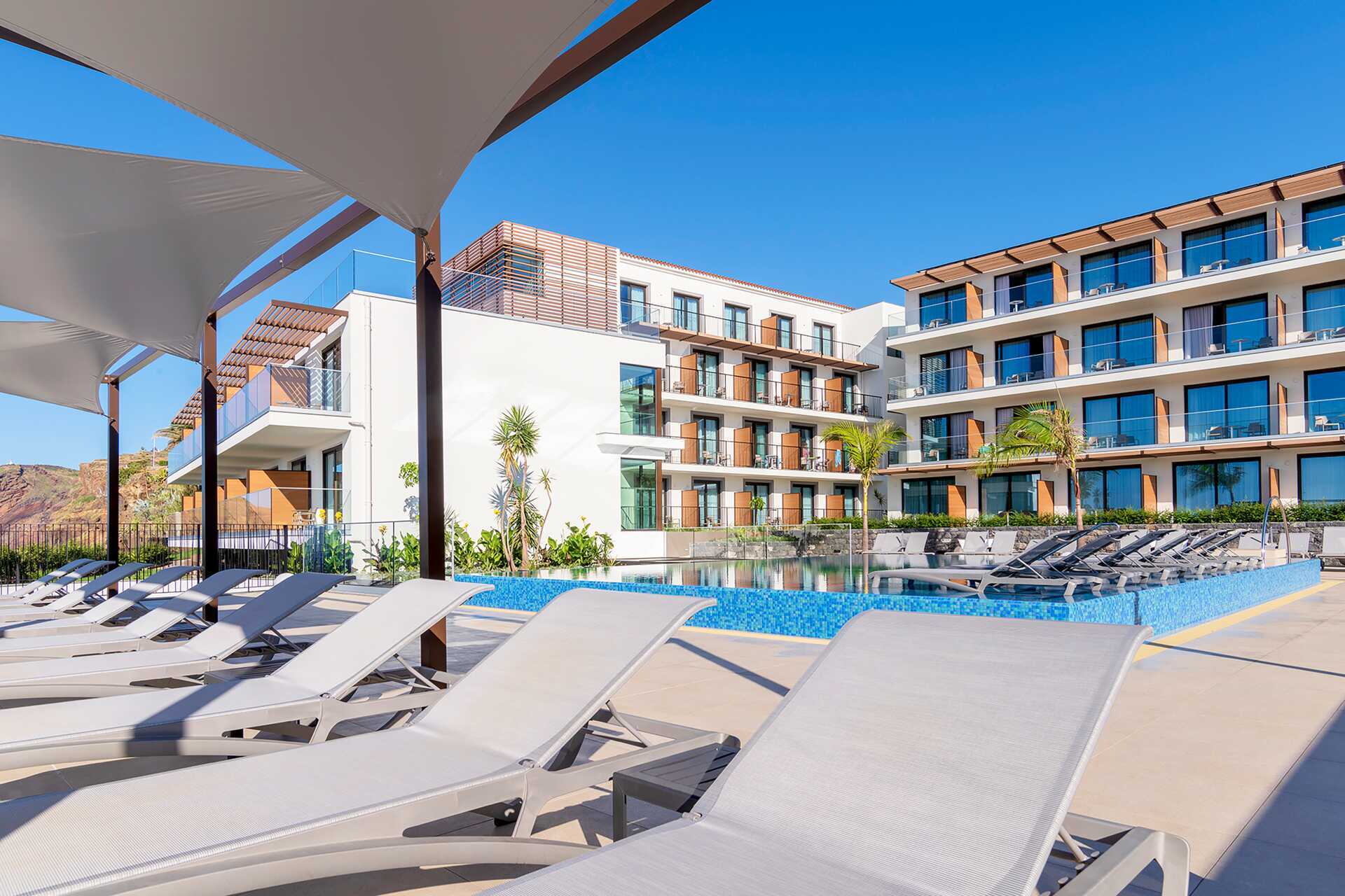 Allasalue hotelli Sentido Galomarissa Madeiralla, Portugalissa.