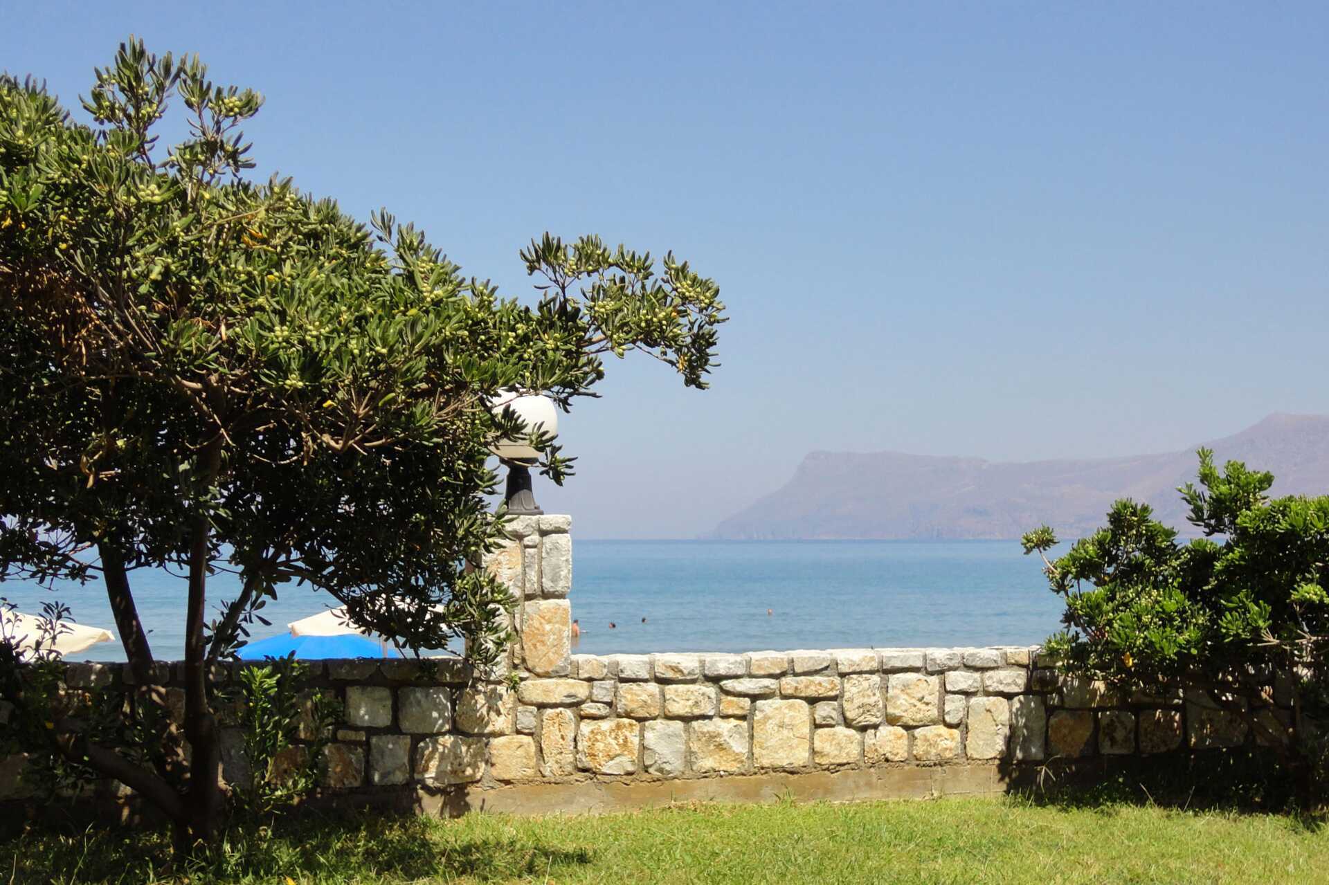 Hotelli Sunny Bay Kastellissa, Kreetalla.