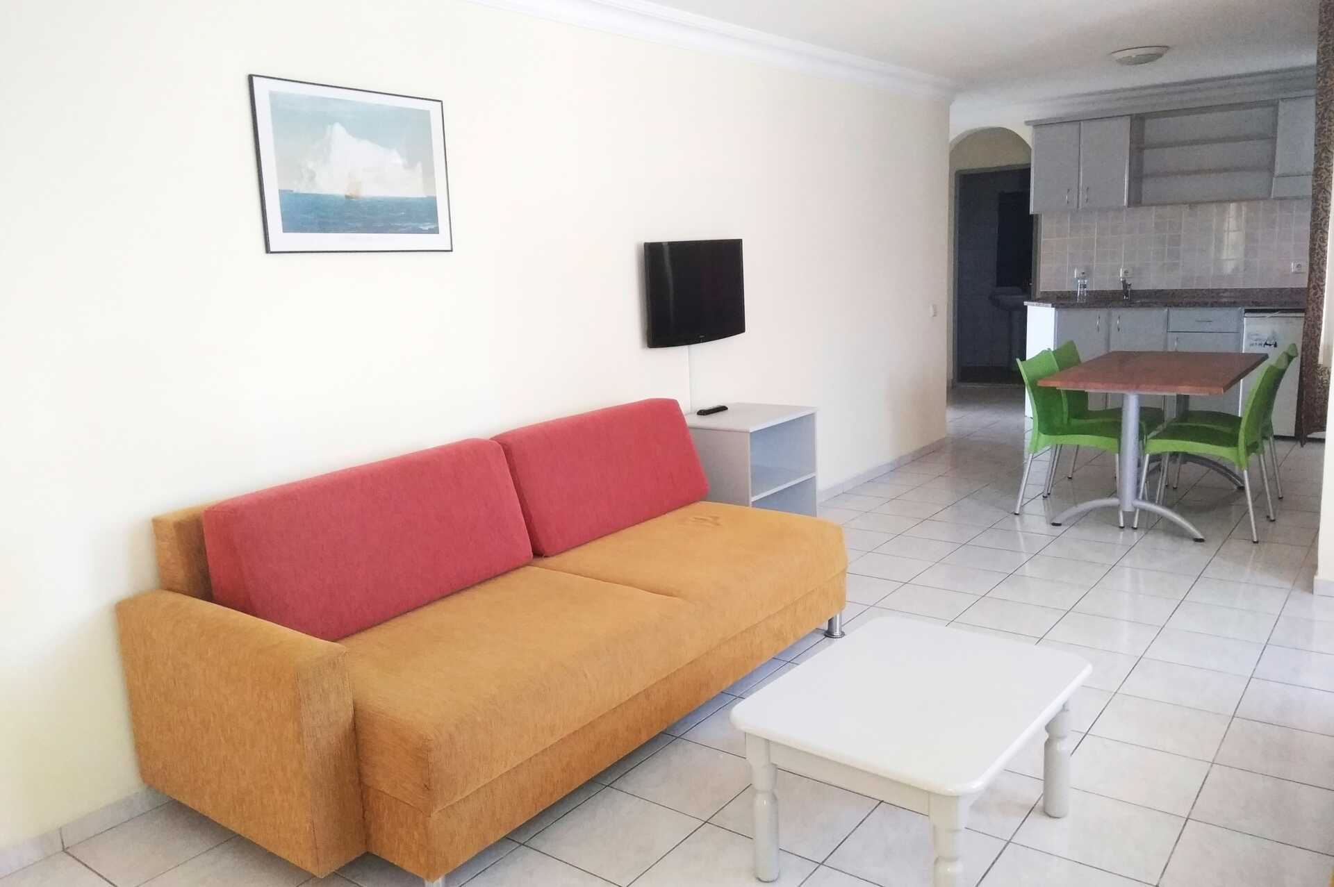 Suurehko kaksio. Hotelli Sailor, Alanya, Turkki.