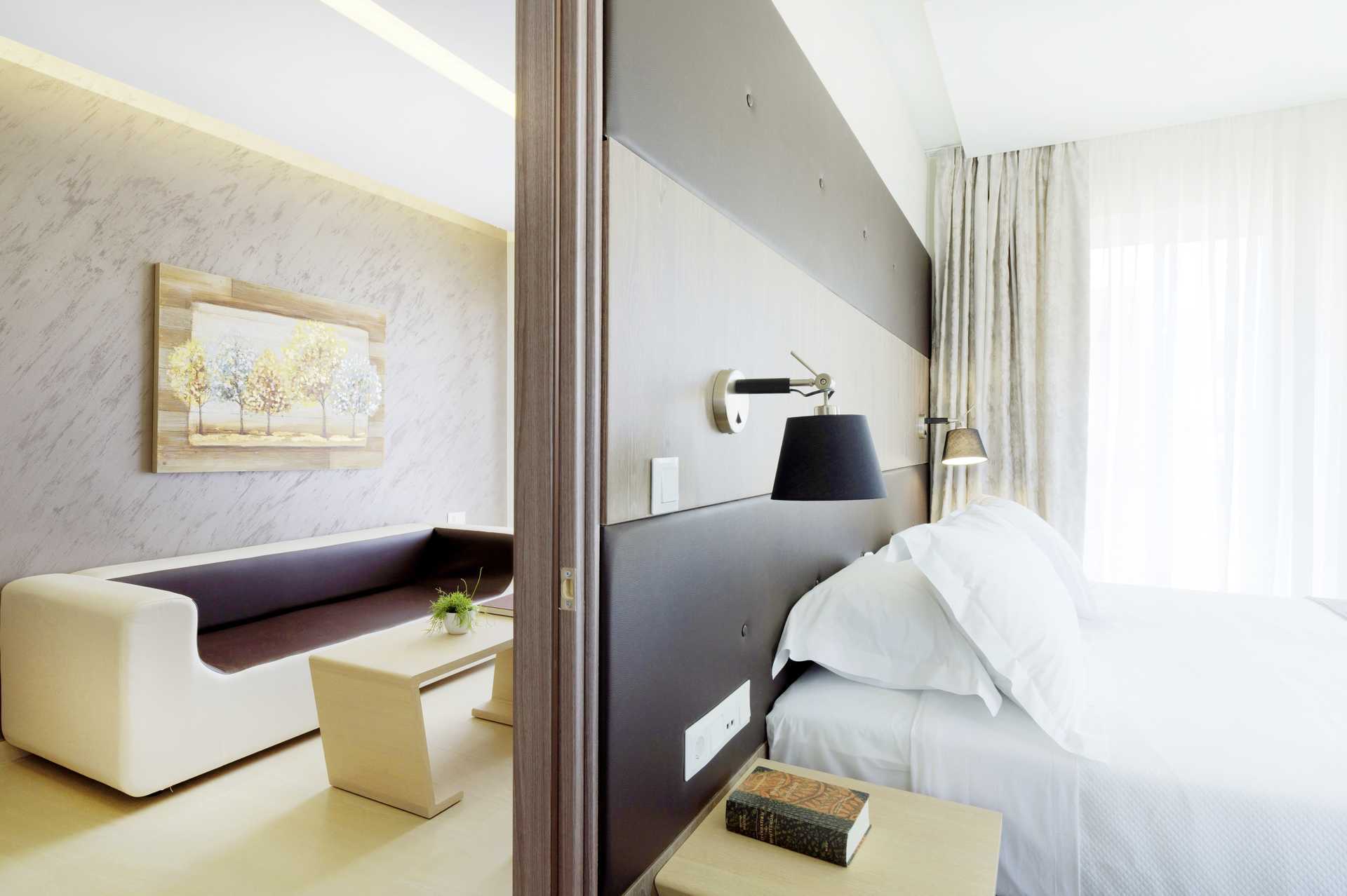 Sviitti hotelli Melrosessa Rethymnonin kaupungissa Kreetalla, Kreikassa.