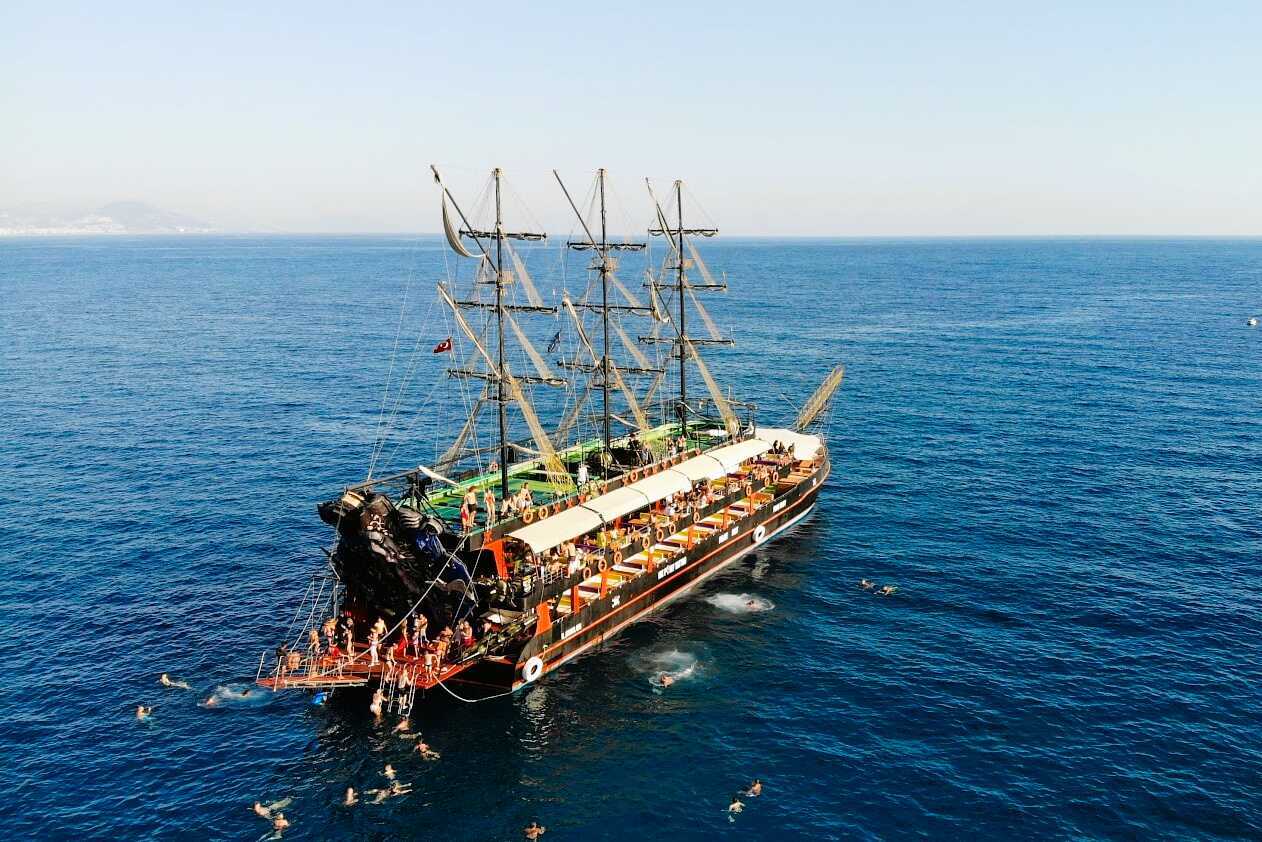 Uimavene Alanyasta - Relax boat