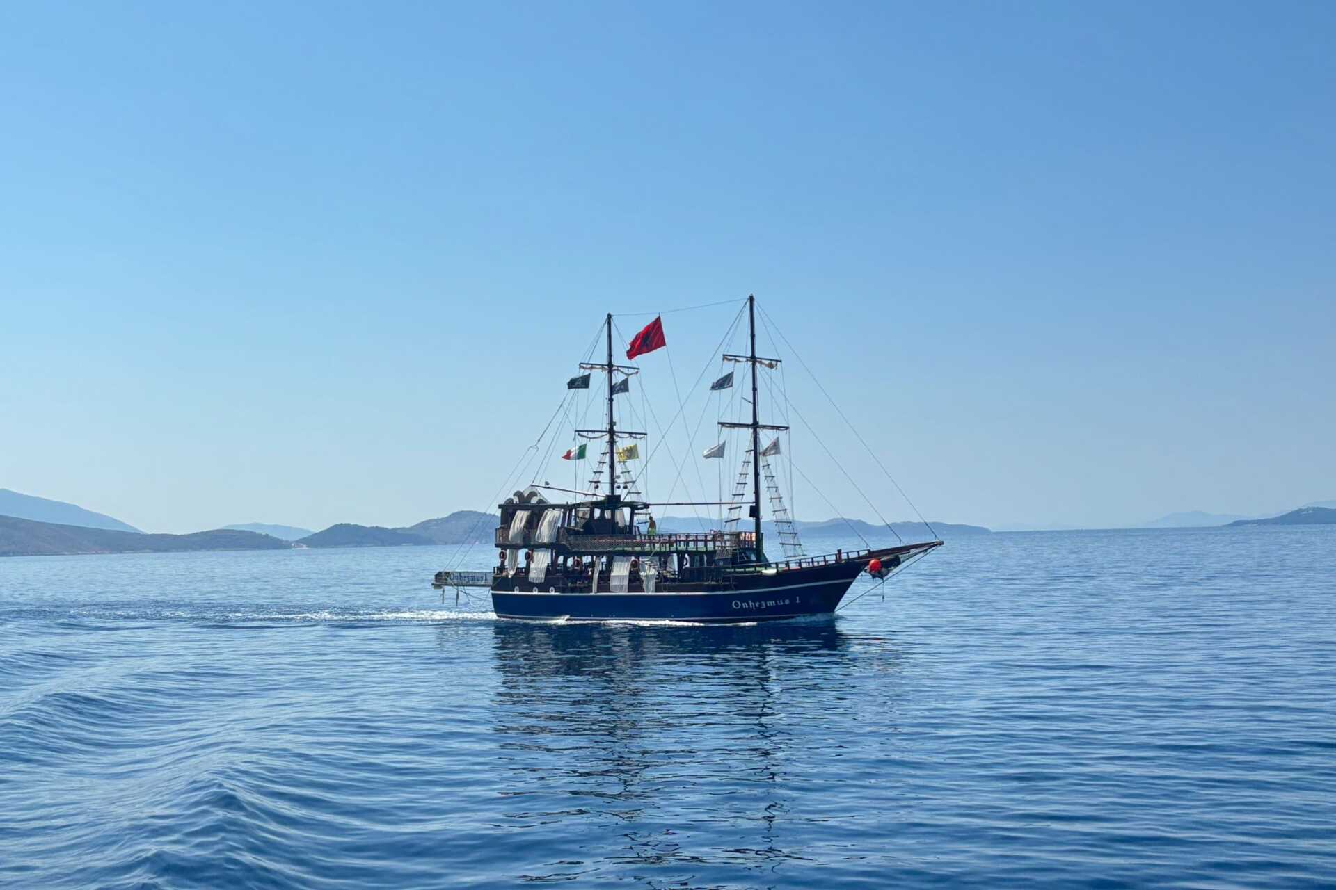 Veneretki Albanian rannikoille